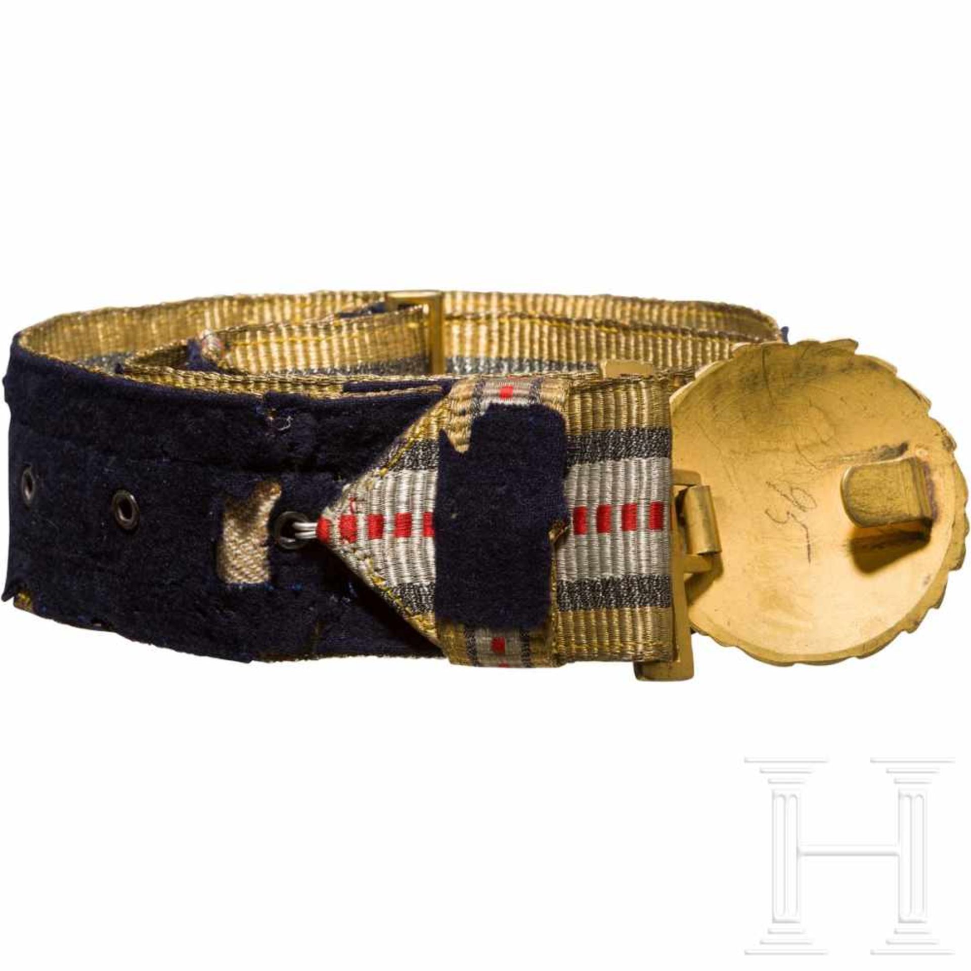 A belt for doctors in general rank of the Imperial NavyFeuervergoldetes Buntmetallschloss mit - Bild 2 aus 2