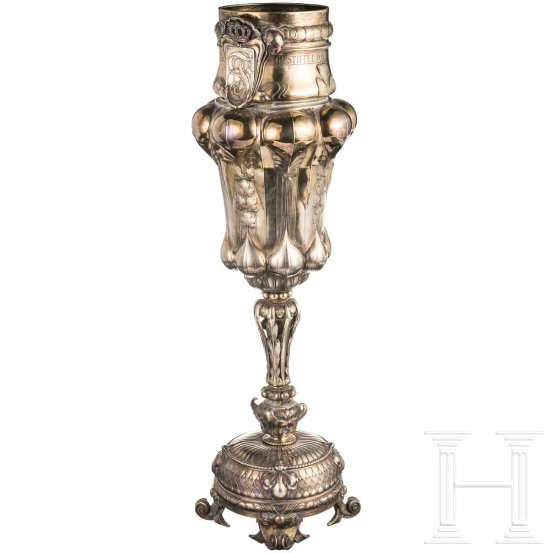 A large Art Nouveau trophy cup after a design by Hermann Götz, Baden, circa 1900Chased silver, - Bild 14 aus 15