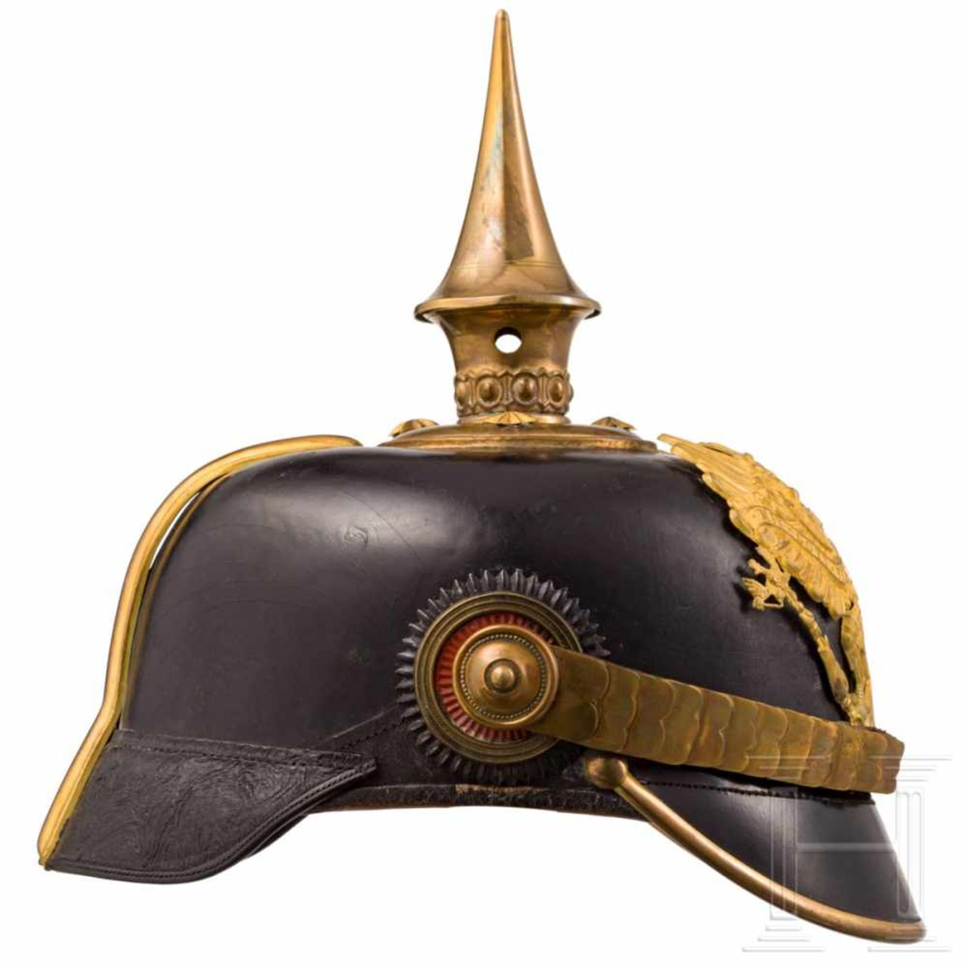 A helmet for officers of the line Regiments, with caseGlocke aus Leder, geschwärzt, aufgesetztes - Bild 3 aus 8
