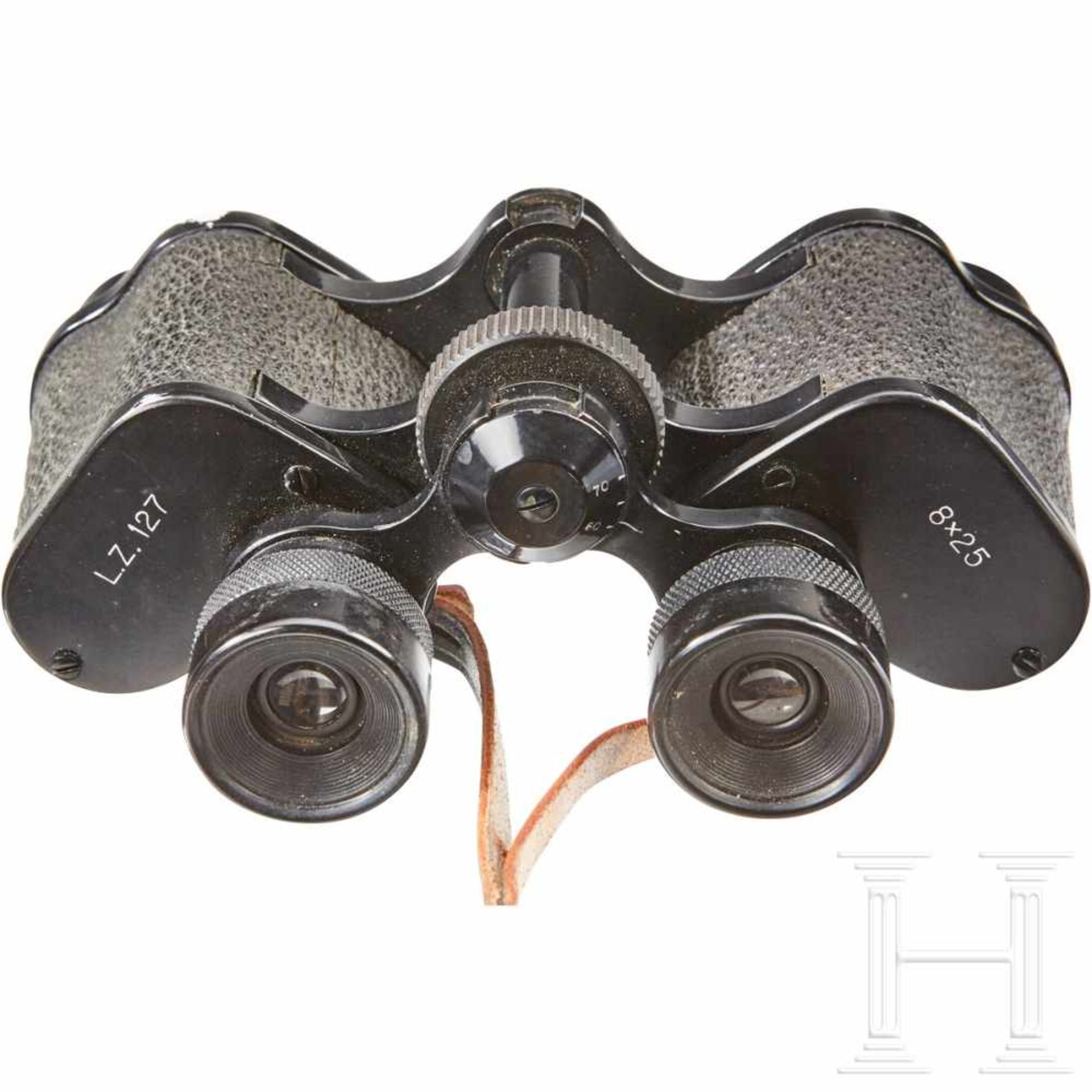 A Pair Of Cased Aviation BinocularsCased binoculars stamped "L.Z. 127", 8 x 25 optics. Bottom - Bild 5 aus 6