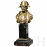 A Napoleon I bronze bustMassive Bronze, patiniert (berieben), unsigniert. Lebensnah gestaltete Büste
