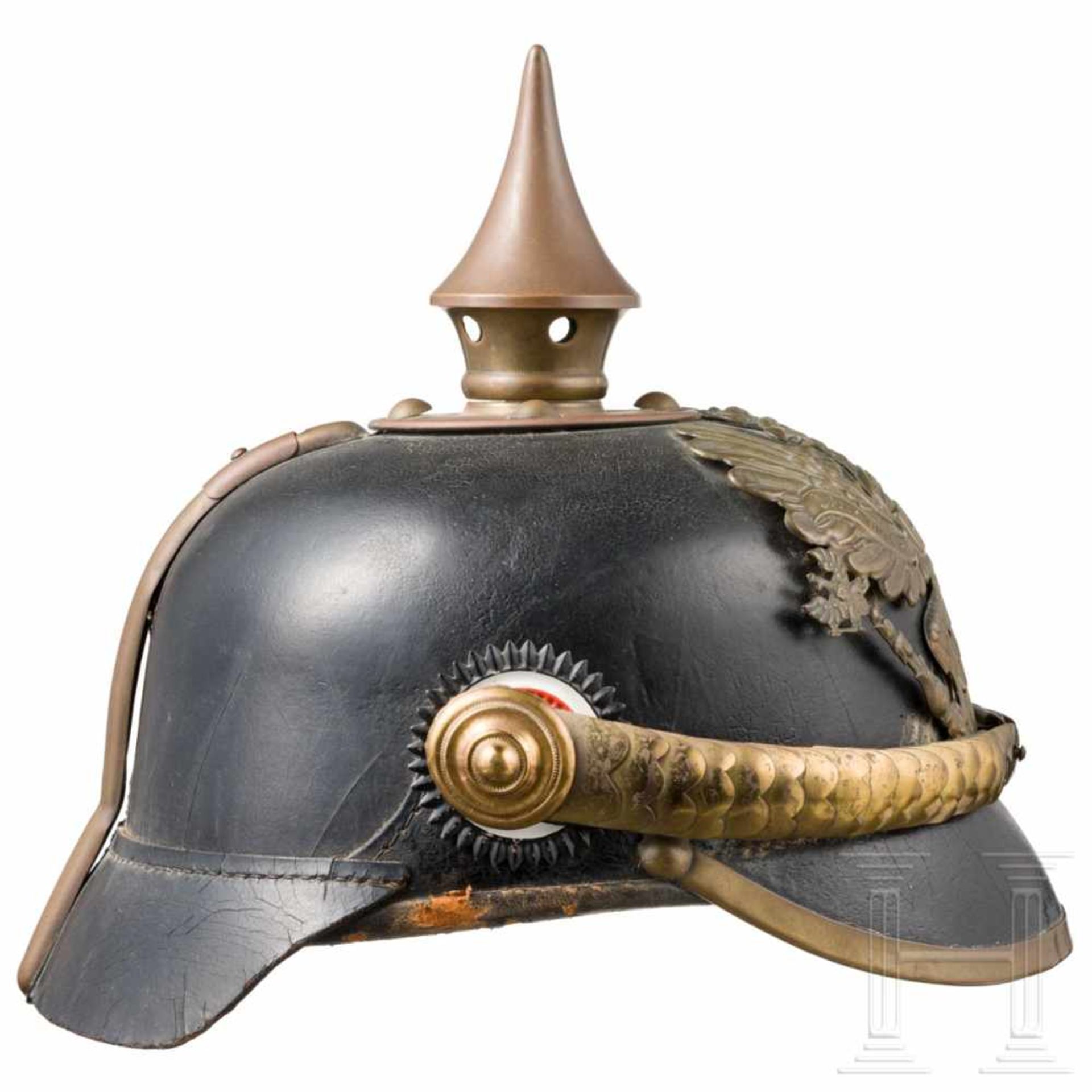 A helmet for enlisted men of the infantry, circa 1914Schwarz lackierter Lederkorpus mit - Bild 2 aus 3