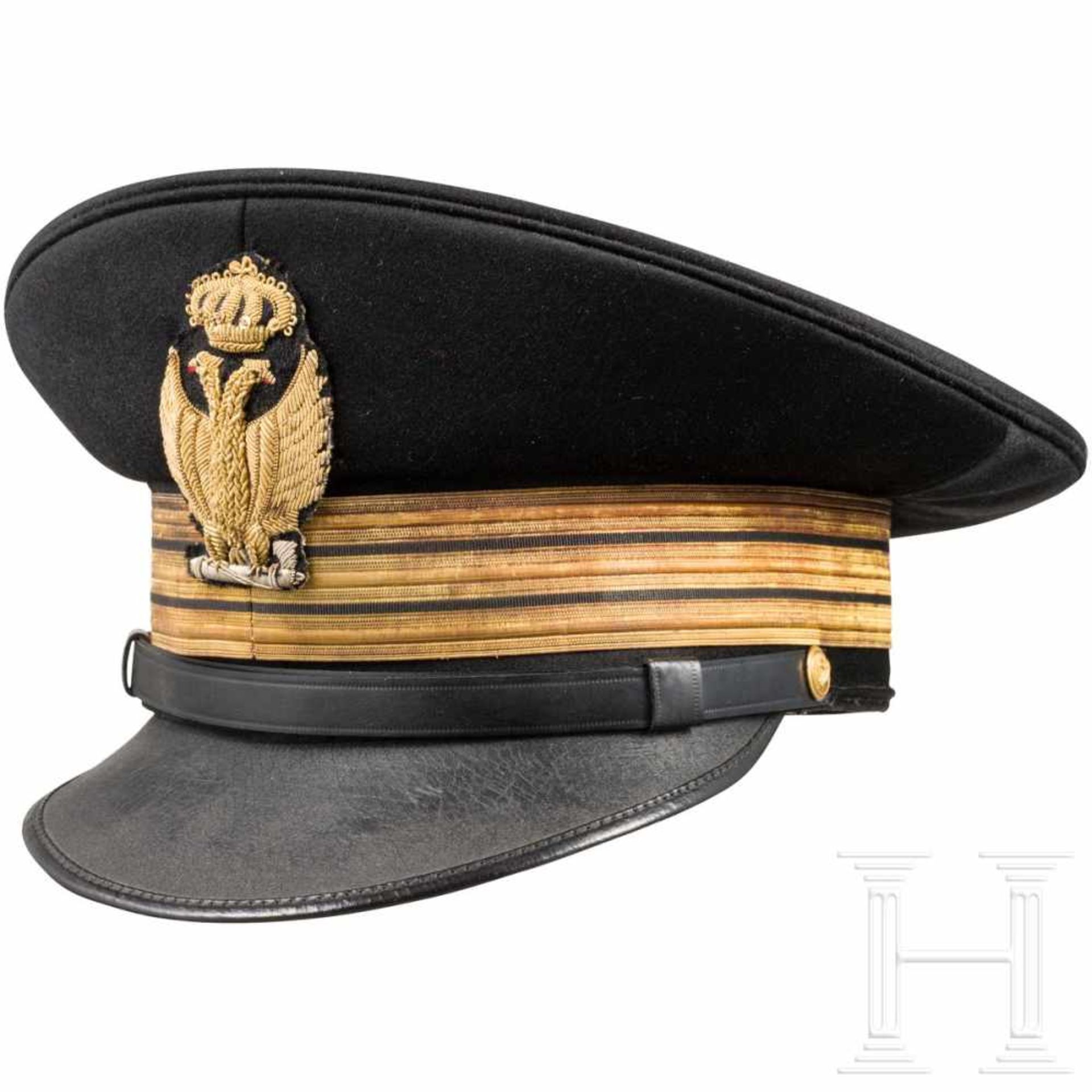 A visor cap for officials in the Italian protectorate of AlbaniaKorpus aus feinem schwarzem Tuch,