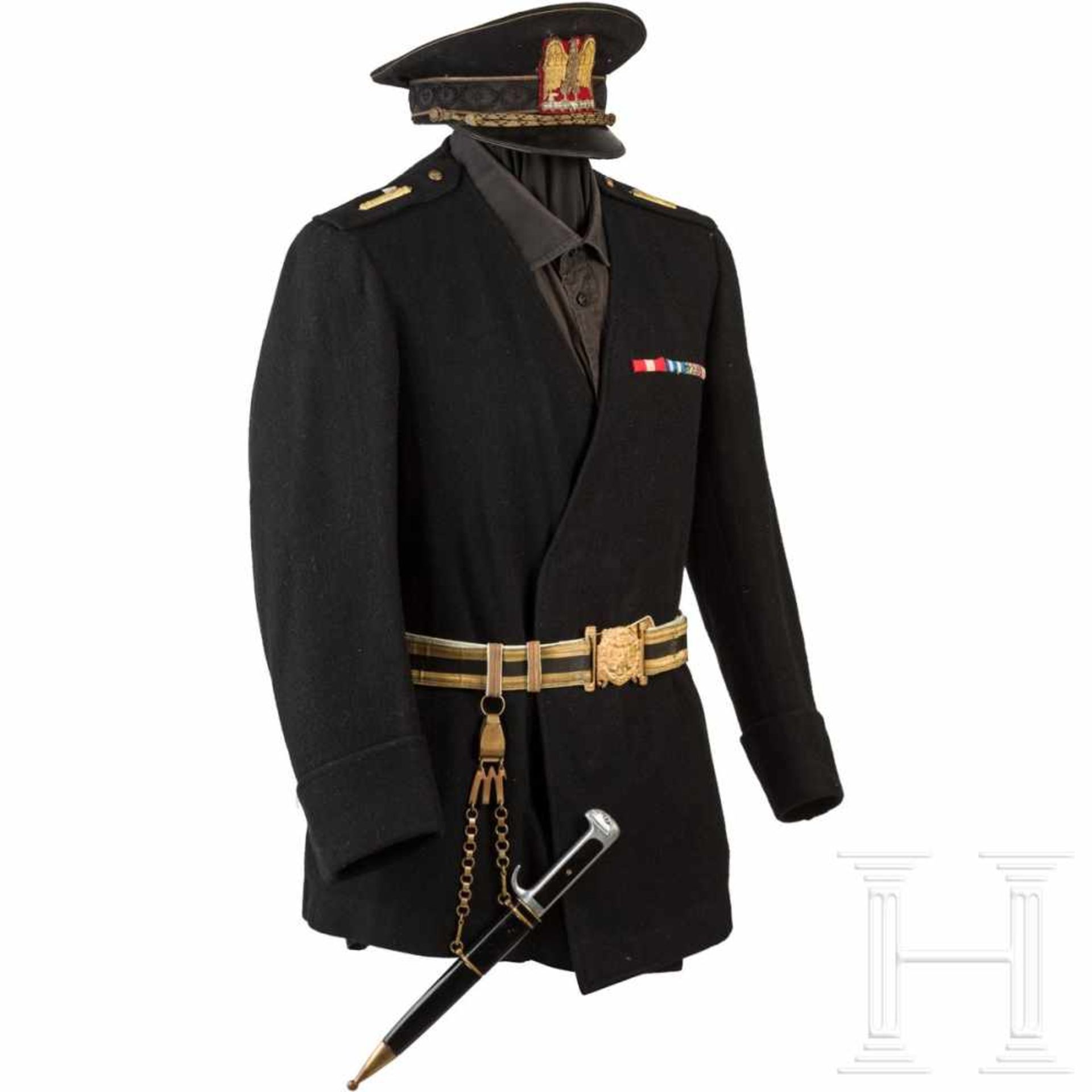 A uniform ensemble for high functionaries of the Italian Fascisti, 1st half of the 20th centuryVisor - Bild 2 aus 5