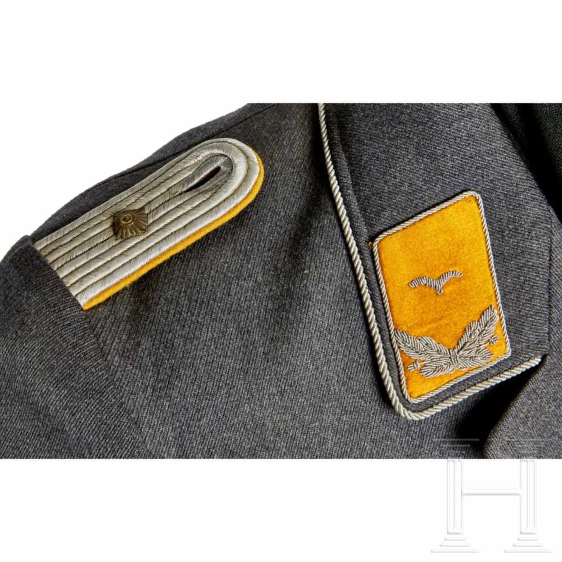 A Fliegerbluse for an officerLuftwaffe blue-grey tricot wool, four hidden buttons (silver NSDAP), - Bild 7 aus 9