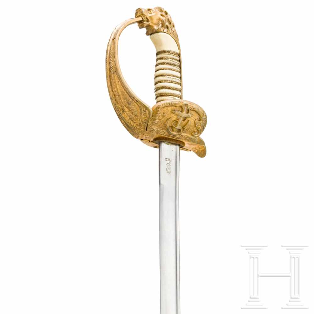 A sabre for officers of the ReichsmarineEigentumsstück. Leicht gekrümmte Steckrückenklinge mit - Image 3 of 3