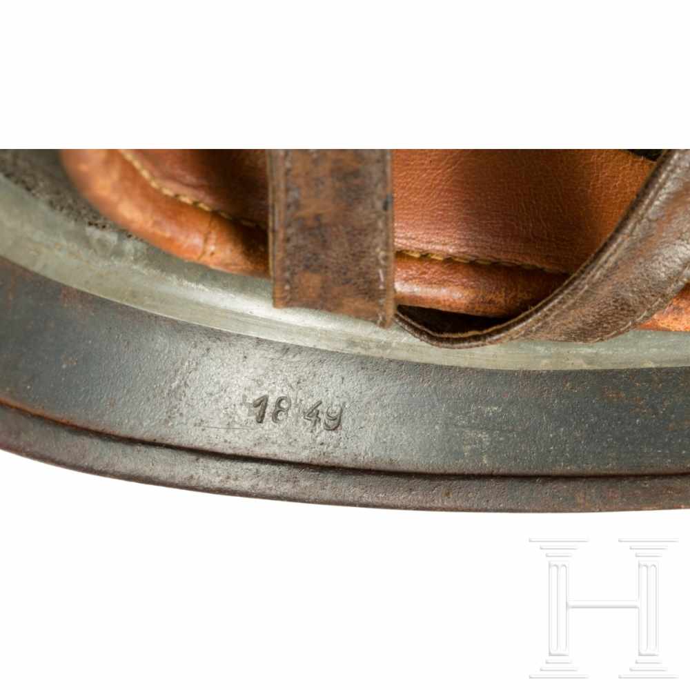 An M 38 steel helmet for paratroopersThe skull stamped "ET68" and "1849"(?). Early two-hole screws - Image 5 of 7