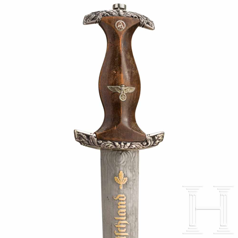 An SA honour dagger model 1933 with deluxe scabbardThe object at hand is one of the very few - Image 3 of 9