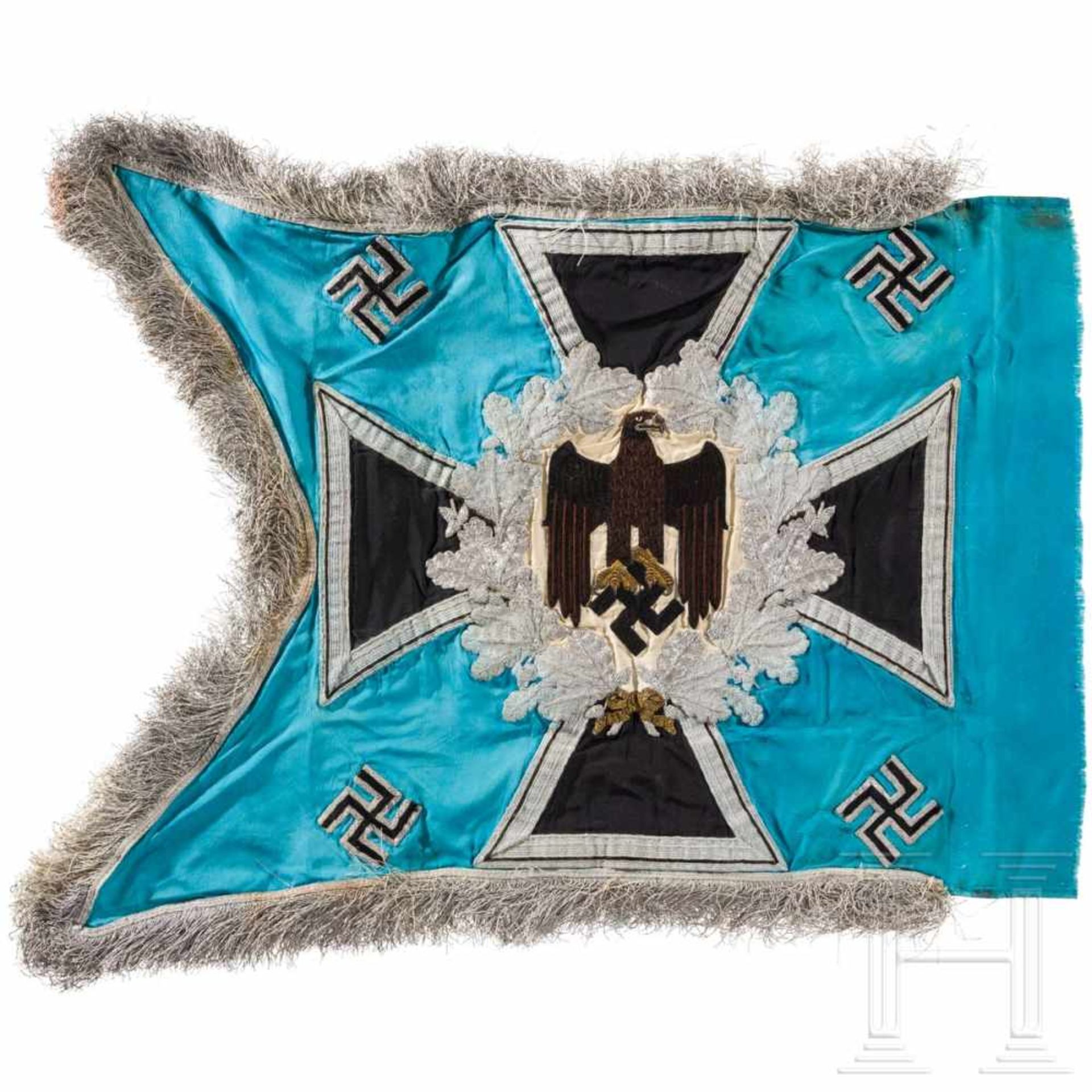 A standard for motorised units of the armyPale blue coloured silk with a silver fringe on three - Bild 2 aus 3