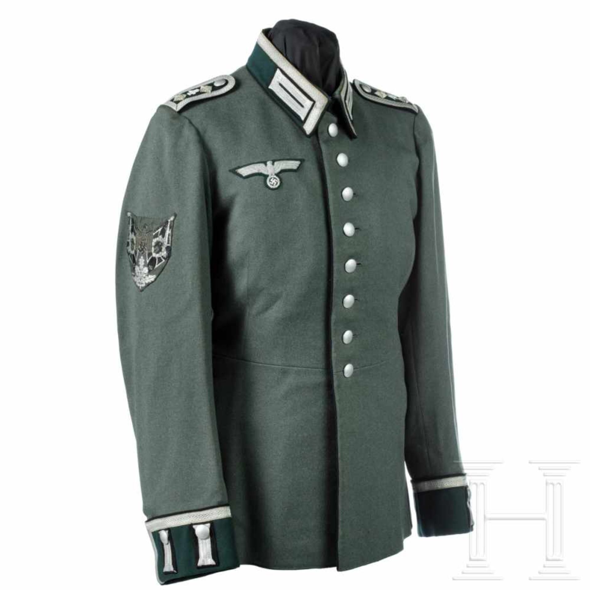 Paraderock für einen Fahnenträger im Pionier-Bataillon 4Rock aus feinem feldgrauen Wollstoff,