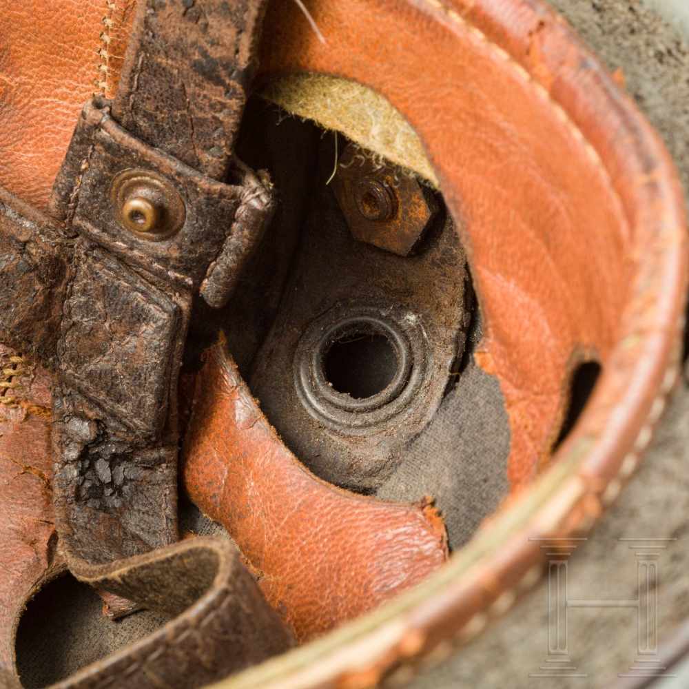 An M 38 steel helmet for paratroopersThe skull stamped "ET68" and "1849"(?). Early two-hole screws - Image 4 of 7