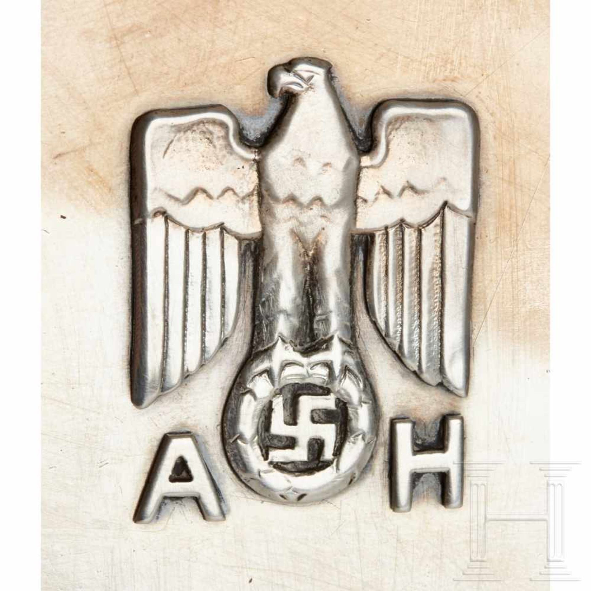 Adolf Hitler – a Cigar Box from his Personal Silver ServiceSilver with highly polished surfaces, a - Bild 6 aus 6