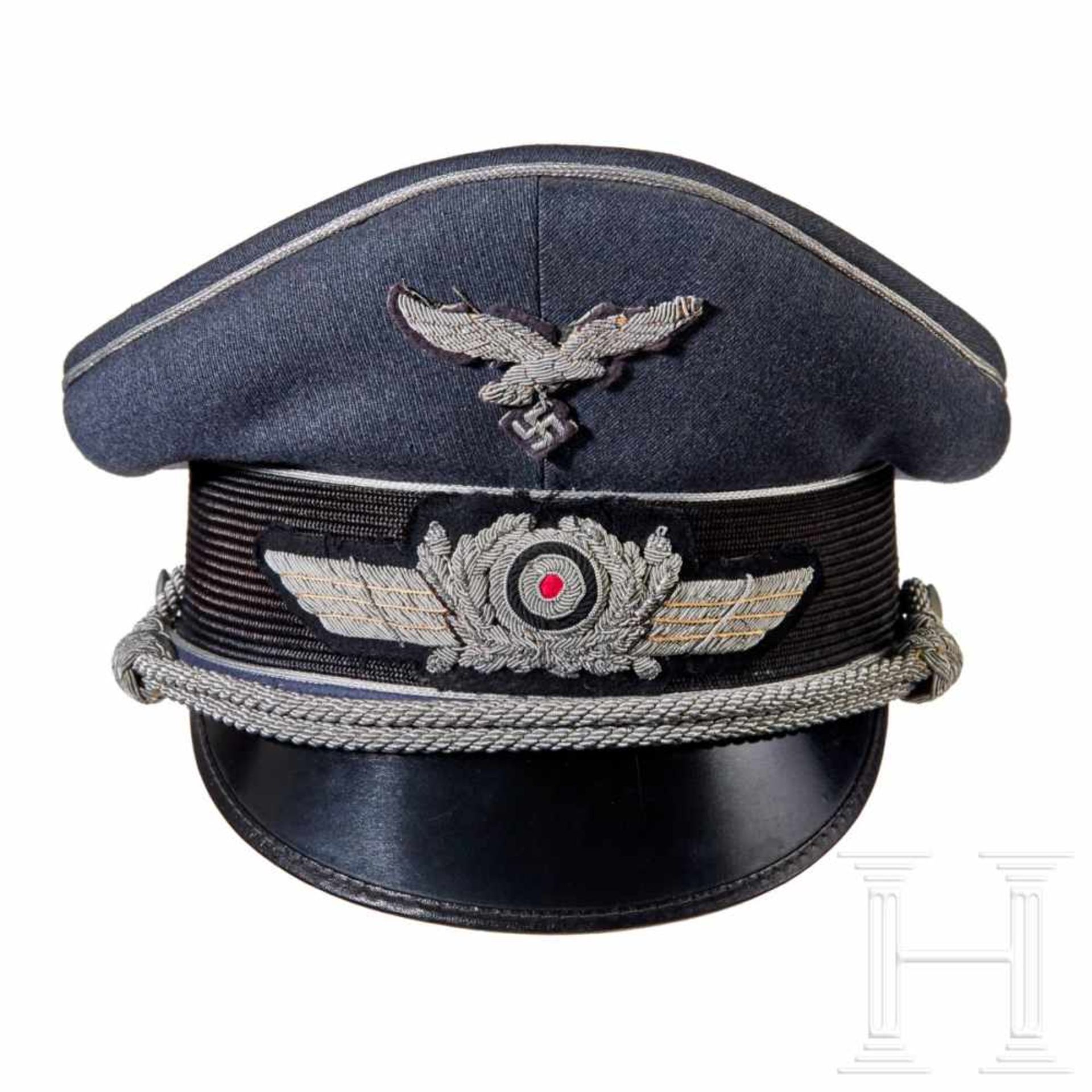 A visor cap for officers of the LuftwaffeBlue-grey finely ribbed tricot wool body with black - Bild 4 aus 9