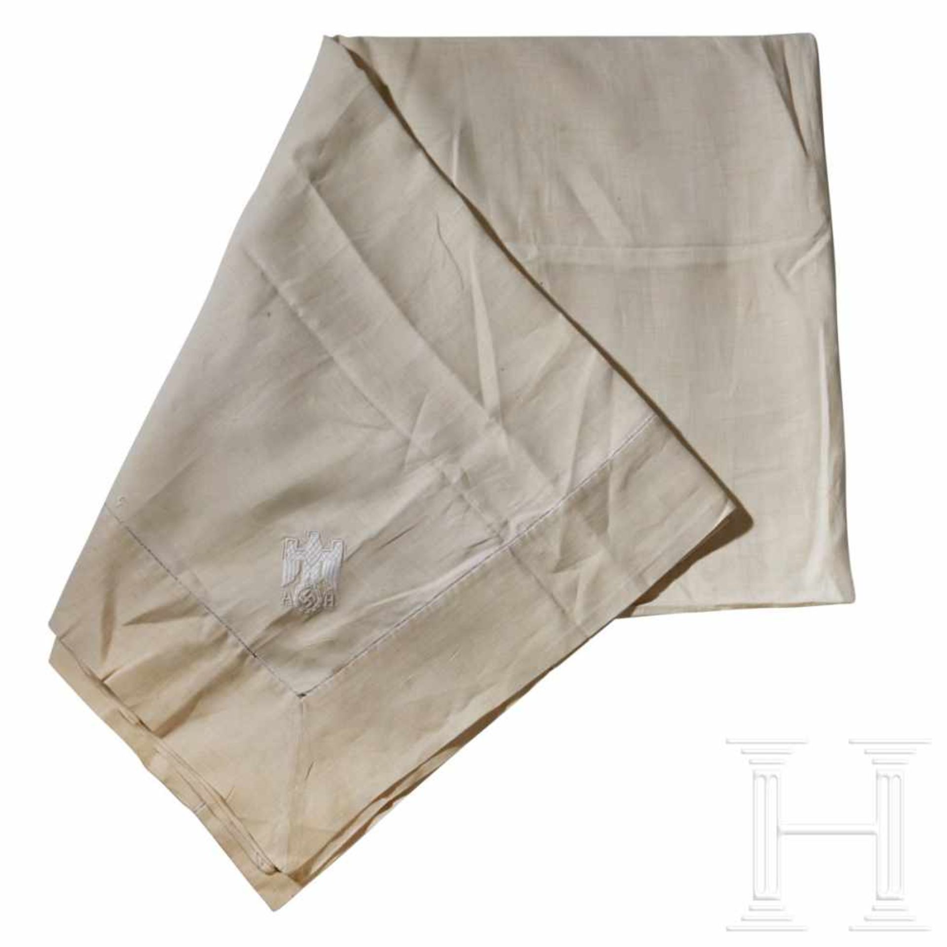 Adolf Hitler – a Table Cover from Informal Personal Table ServiceCream color cloth linen table cover - Bild 3 aus 3