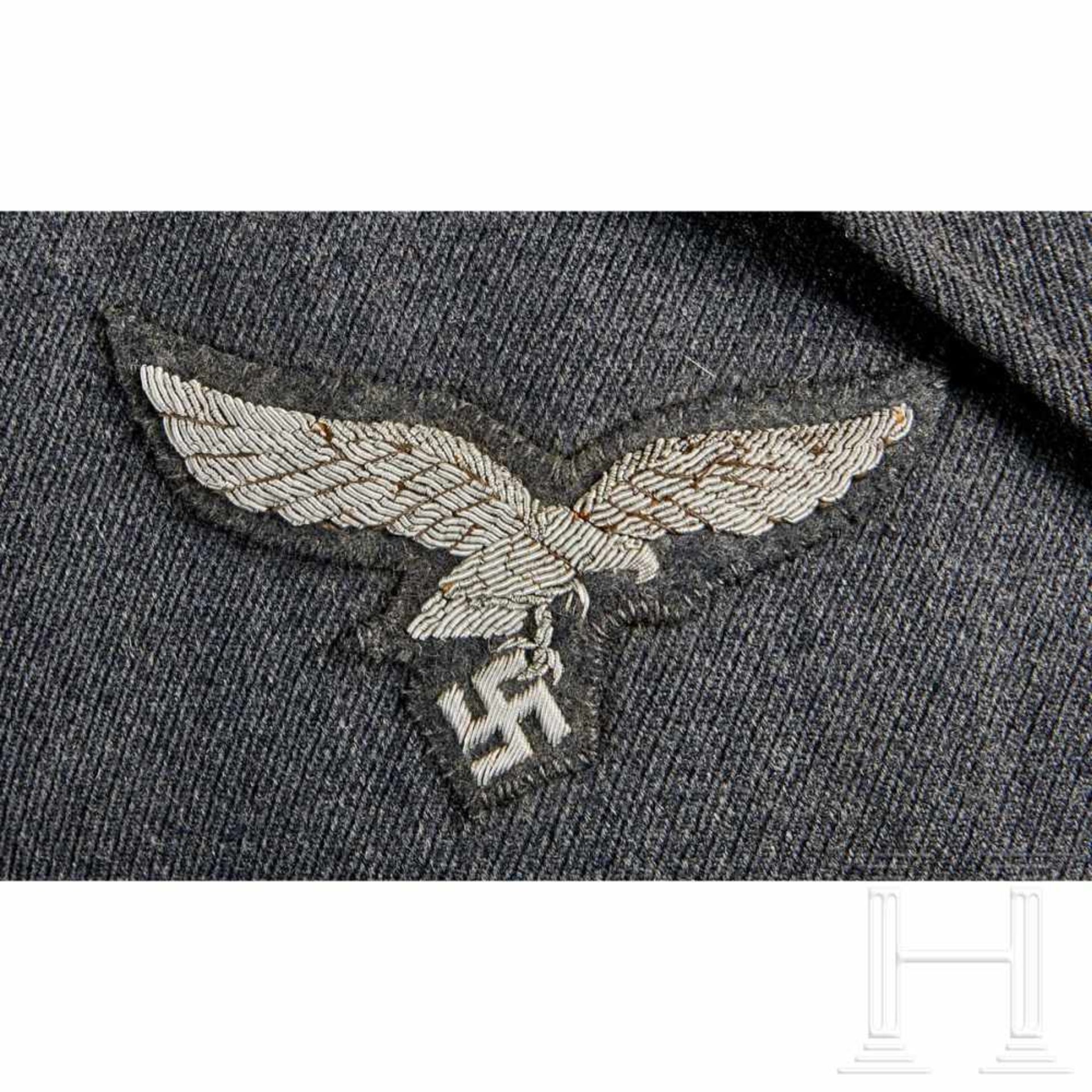 A Fliegerbluse for an officerLuftwaffe blue-grey tricot wool, four hidden buttons (silver NSDAP), - Bild 4 aus 9