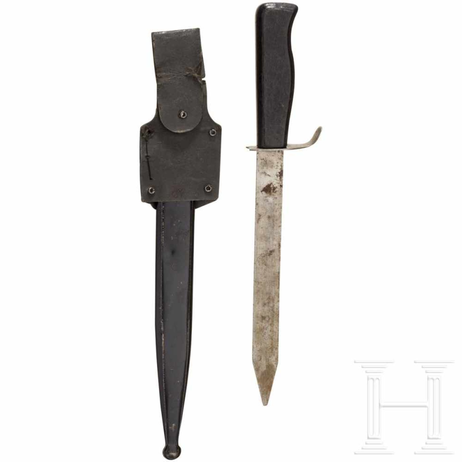 A toy bayonet for the children´s uniformBlechklinge (bespielt) und Parierstange, dunkler - Bild 2 aus 2