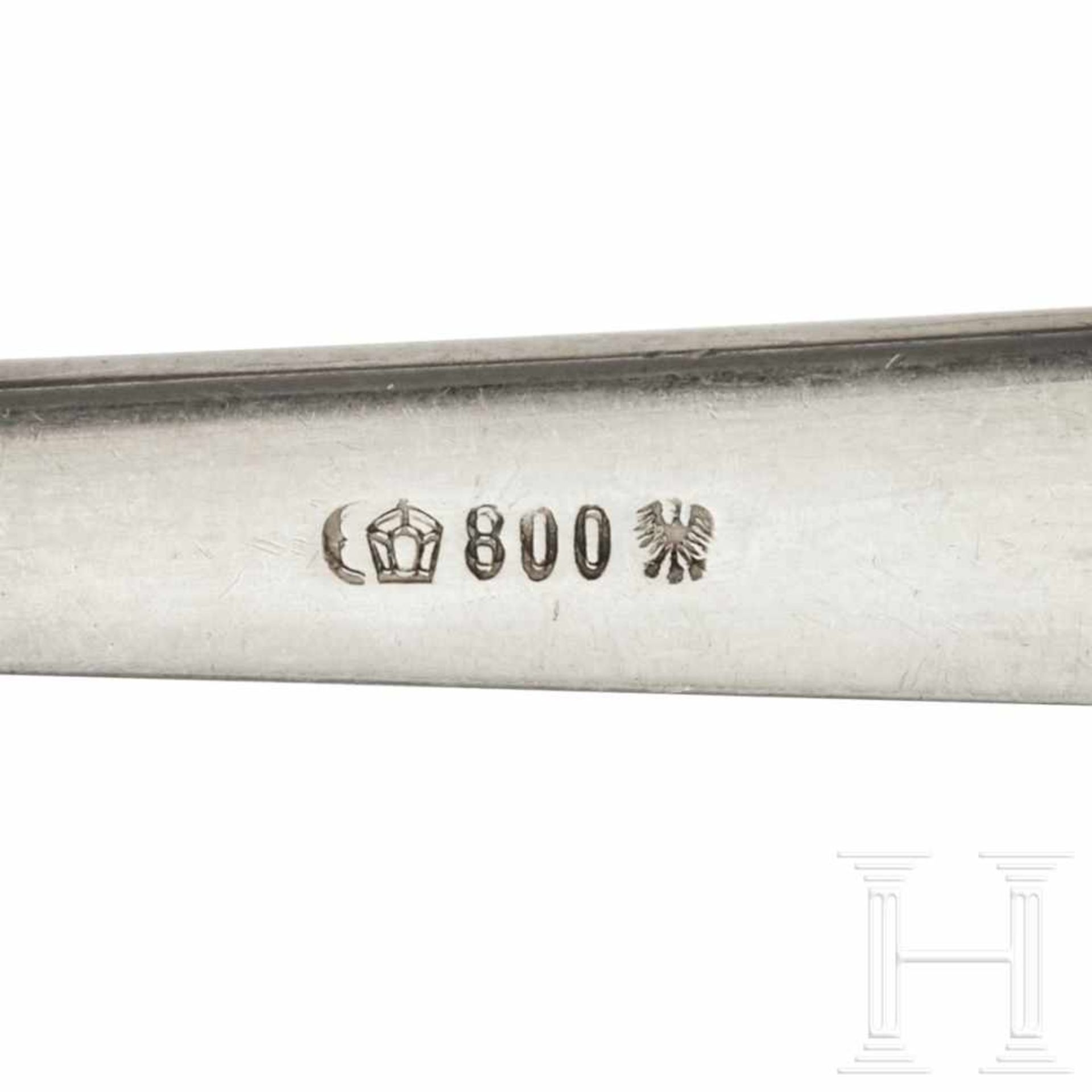 Adolf Hitler – a Fish Knife from his Personal Silver ServiceSo called “informal pattern” with raised - Bild 3 aus 4