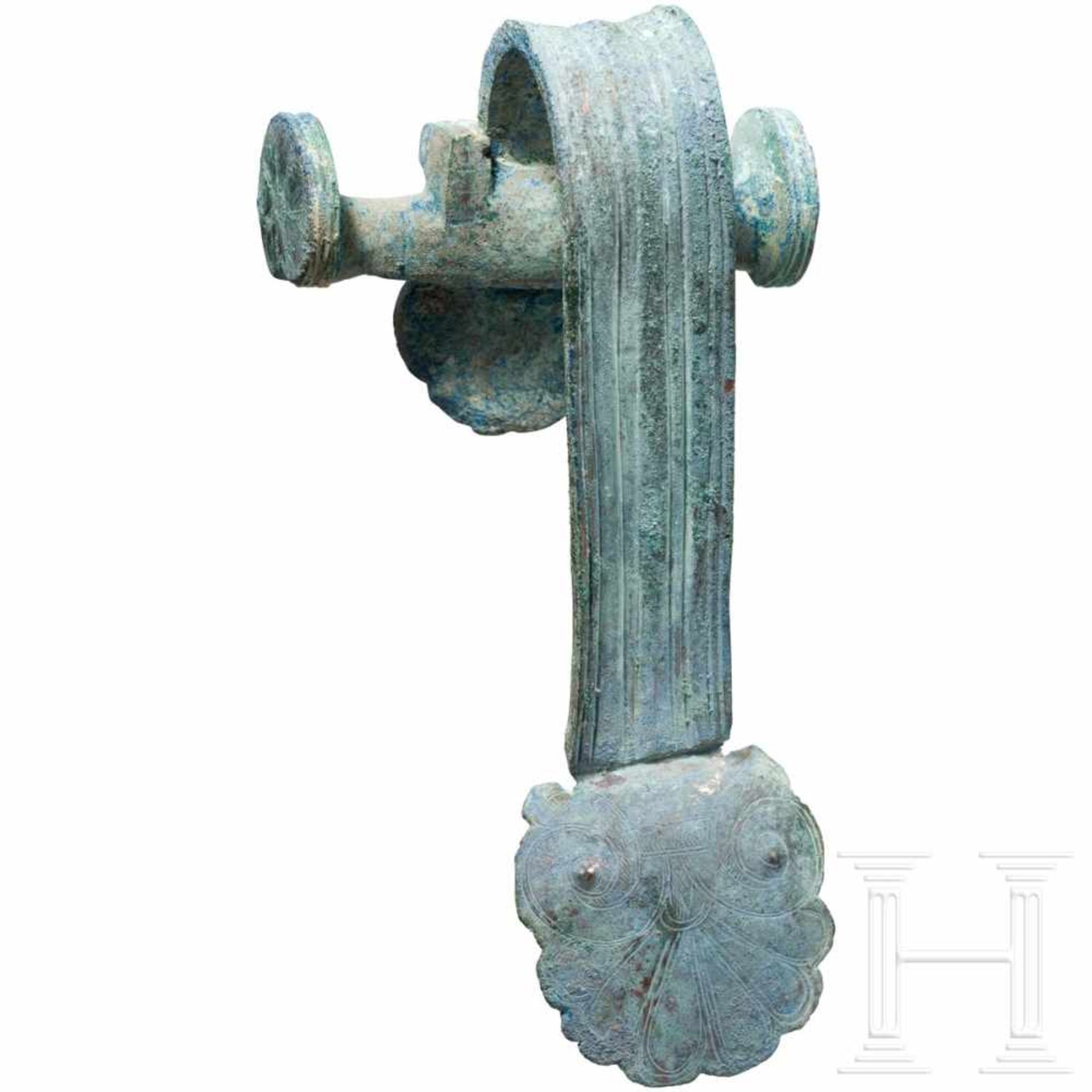 Henkelattasche eines Bronzegefäßes, Griechenland, 5. Jhdt. v. Chr. - Bild 4 aus 5
