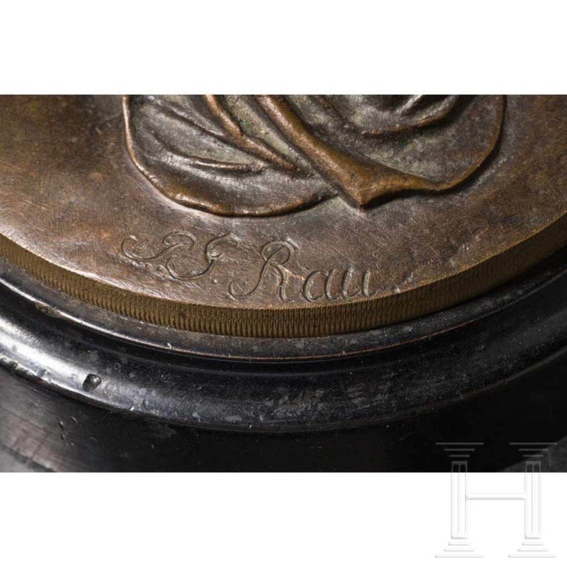 Bronzefigur einer wasserholenden Nymphe, signiert "J.G. Rau" - Bild 4 aus 5