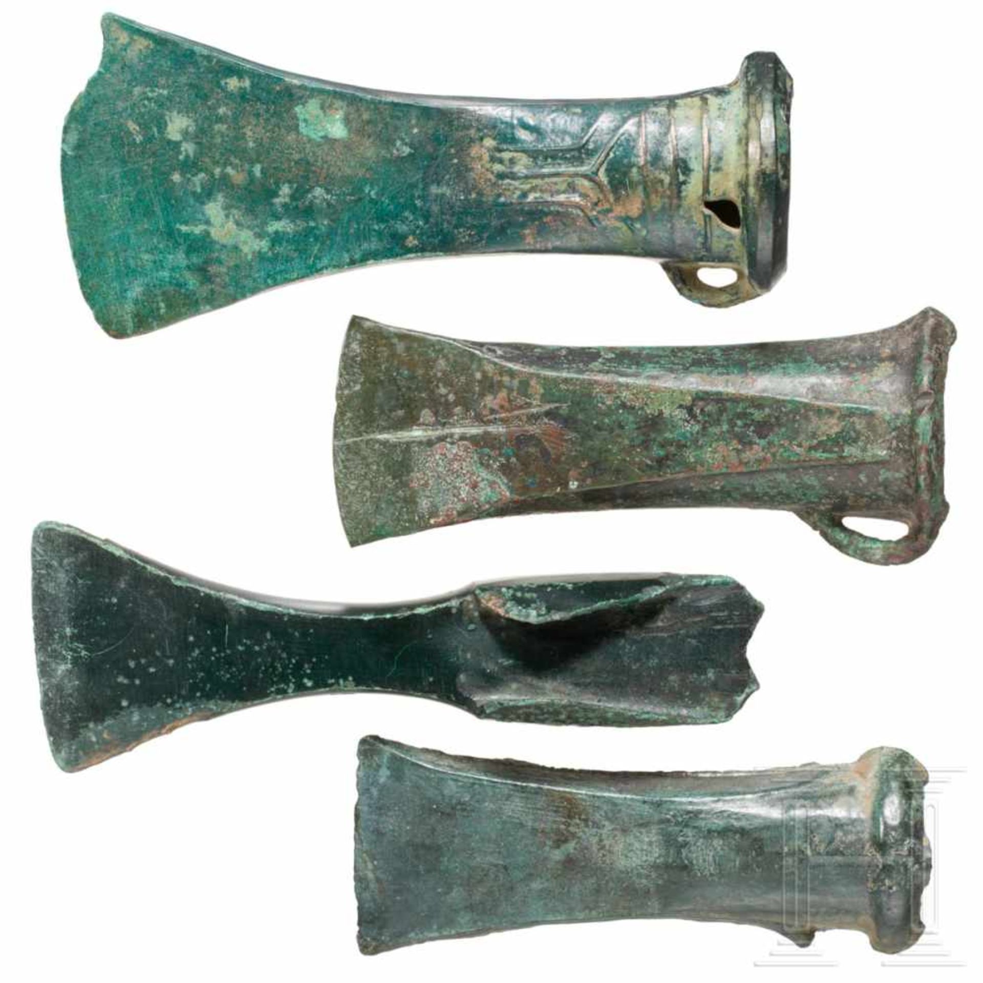 Drei Tüllenbeile und ein Lappenbeil, Mitteleuropa, 1. Hälfte 1. Jtsd. v. Chr. - Bild 2 aus 2