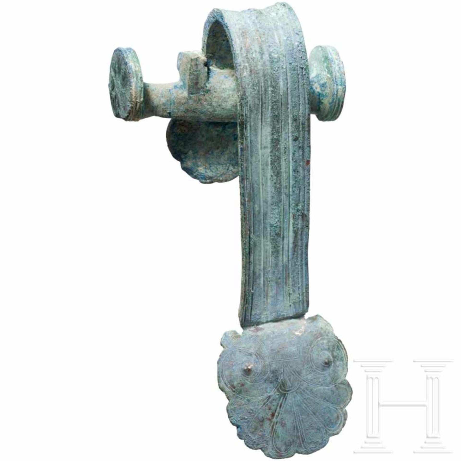Henkelattasche eines Bronzegefäßes, Griechenland, 5. Jhdt. v. Chr. - Bild 2 aus 5