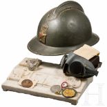 Italien im 2. Weltkrieg - Stahlhelm Typ "Adrian" M16, Abzeichen, Varia