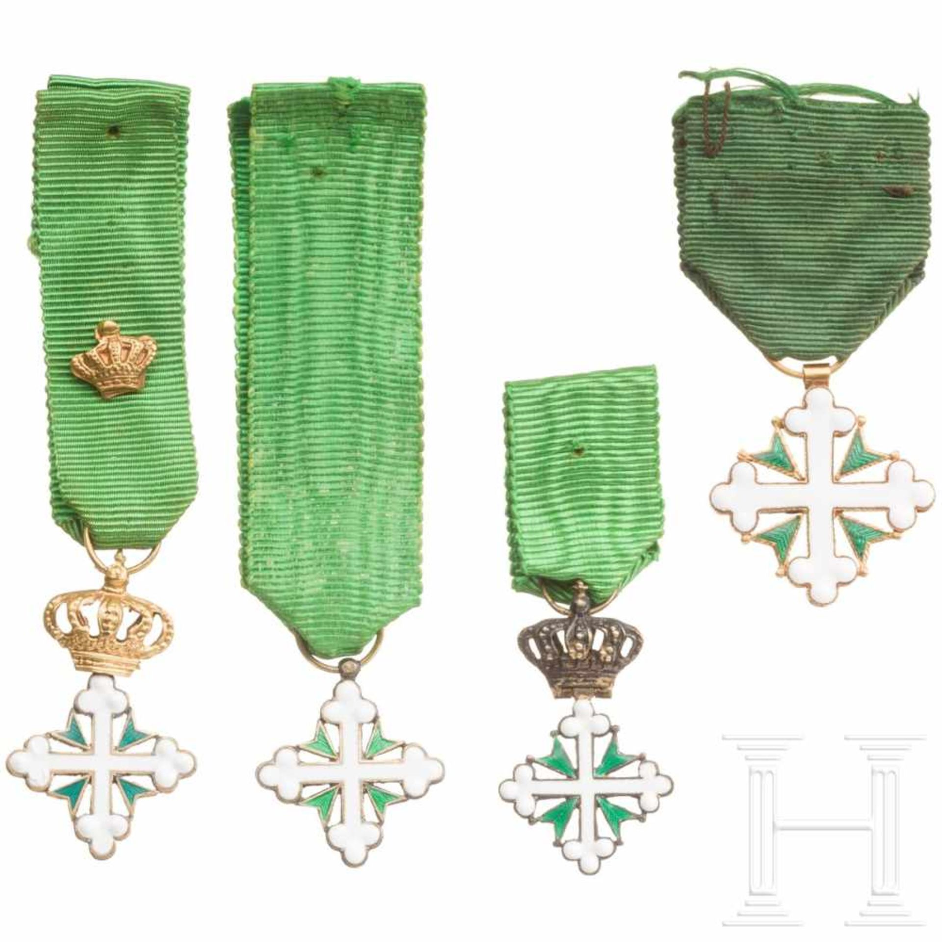 Italien - Orden der heiligen Mauritius und Lazarus - vier kleine Ordenskreuze, 20. Jhdt.