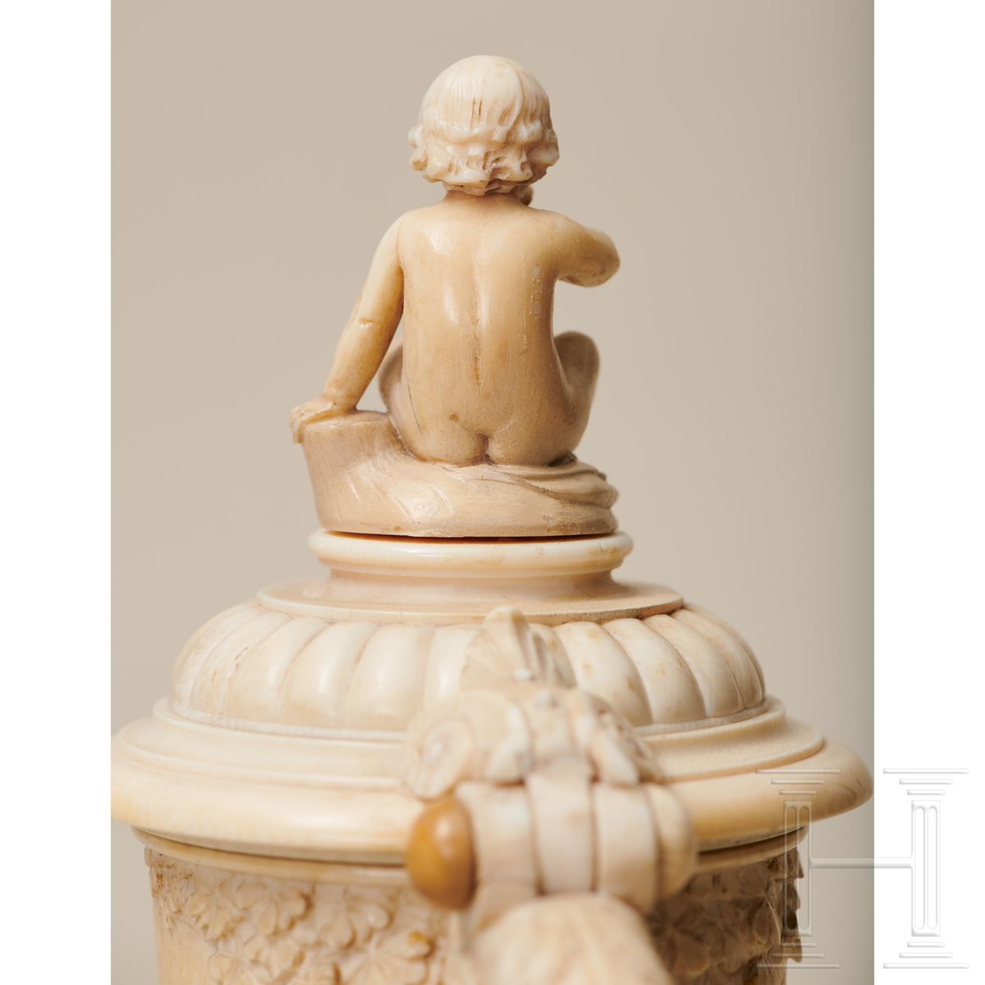 Elfenbeinhumpen mit spielenden Putti, deutsch, wohl Erbach, um 1870 - Image 9 of 10