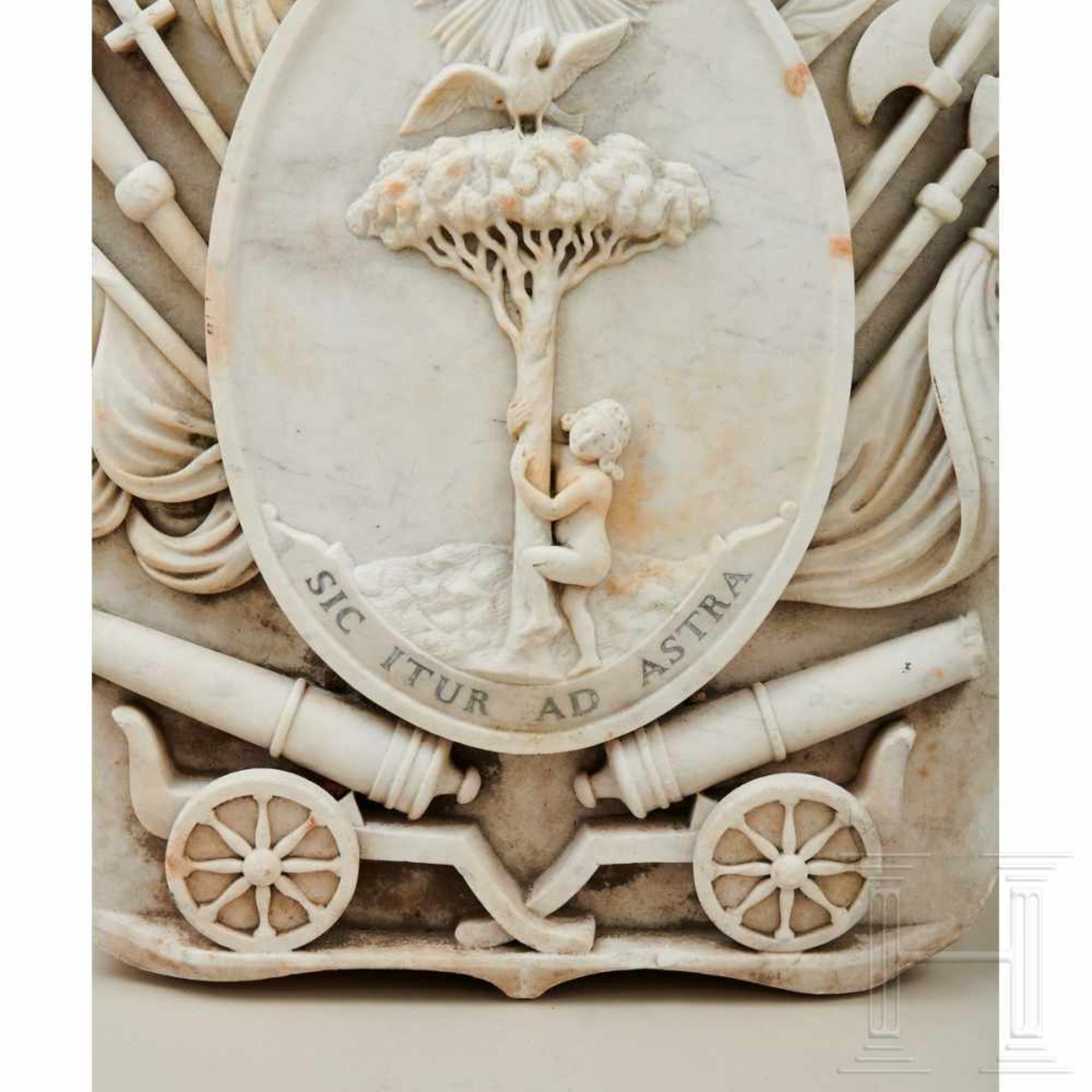 Großer Wappenschild aus weißem Marmor, Italien, 19. Jhdt. - Bild 8 aus 10