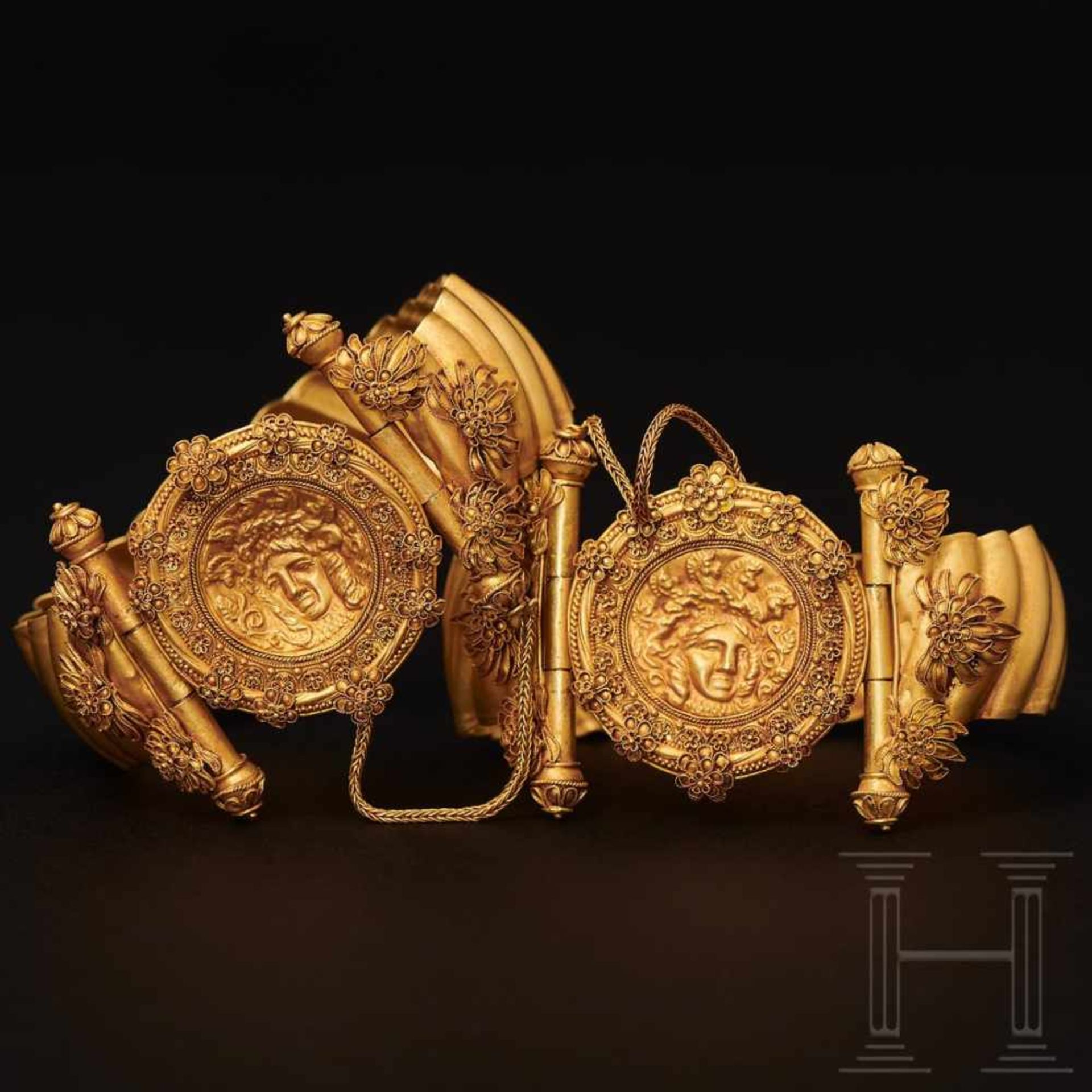 Ein elegantes Paar feinst gearbeiteter frühhellenistischer Goldarmbänder, 4. - 3. Jhdt. v. Chr.Ein