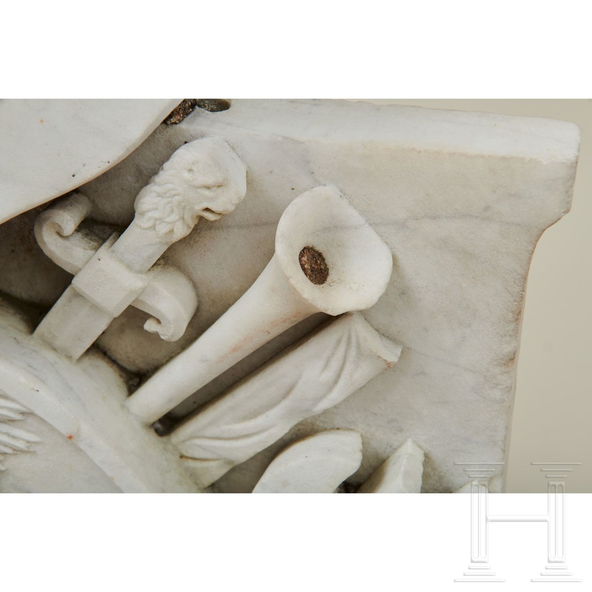 Großer Wappenschild aus weißem Marmor, Italien, 19. Jhdt. - Bild 6 aus 10