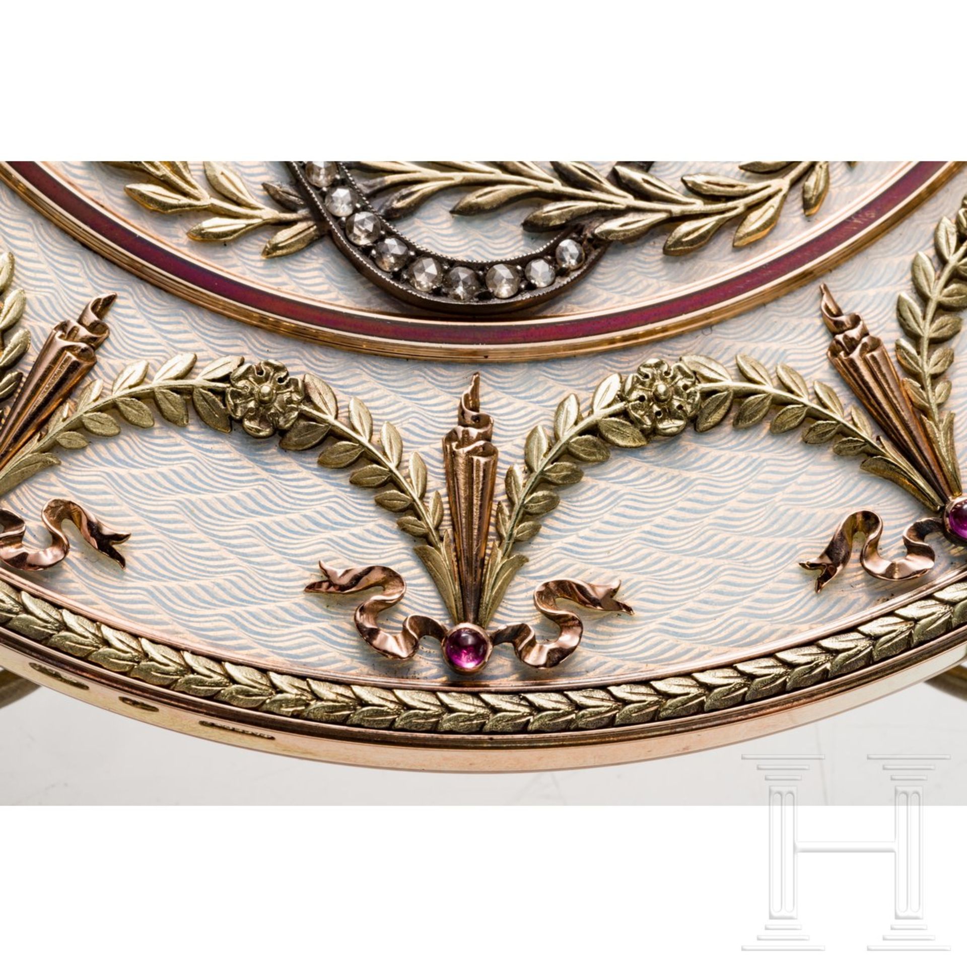 Prunkvolle goldene Schreibtischuhr im Stil von Fabergé mit Emaille, Diamantrosen und Rubinen, - Bild 6 aus 7