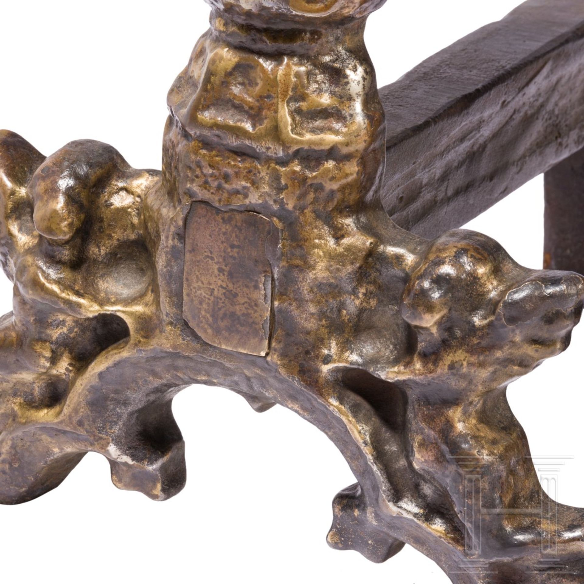 Ein Paar Renaissance-Kaminböcke, deutsch, Mitte 16. Jhdt.Halbplastische Blenden aus bronziertem - Bild 8 aus 10