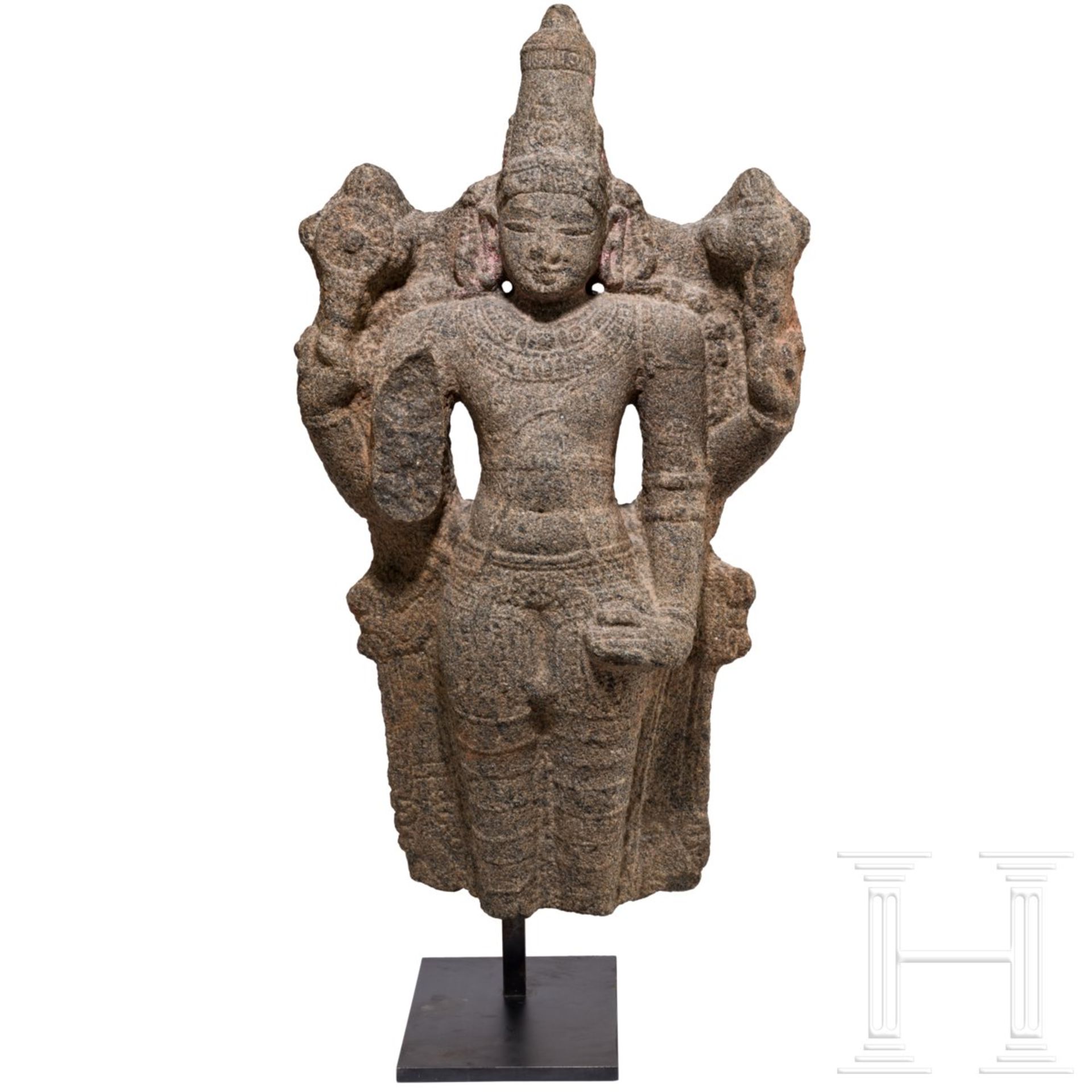 Früher stehender Vishnu im Cholastil, Südindien, 13. Jhdt.Auf modernem Eisen-Sockel die teils