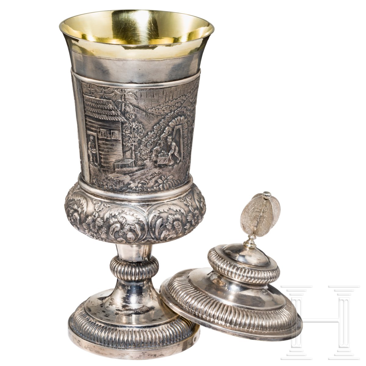 Silberpokal mit Bergbaumotiven, deutsch, um 1870Standfuß und Schaft mit Pfeifendekor. Die Kuppa - Image 2 of 3