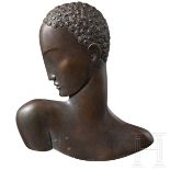 Afrikanische Schönheit - Bronze, Wien, um 1920/30Bronze, patiniert. Flachrelief mit Büste einer