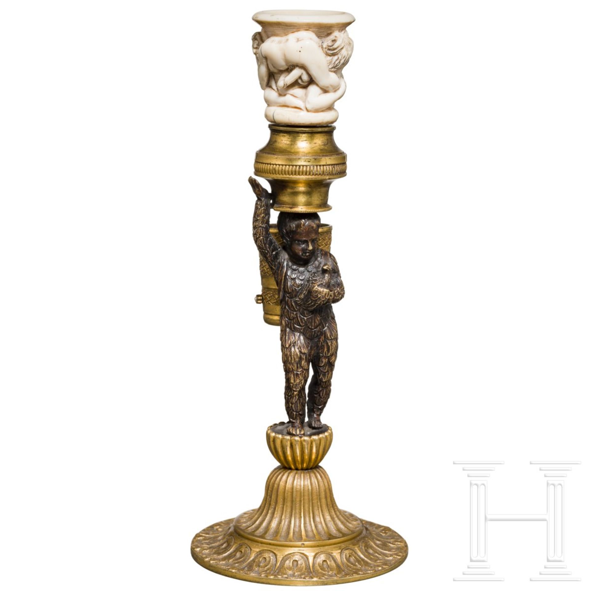 Kleiner klassizistischer Leuchter, deutsch, um 1800Vergoldete und dunkel patinierte Bronze, teils
