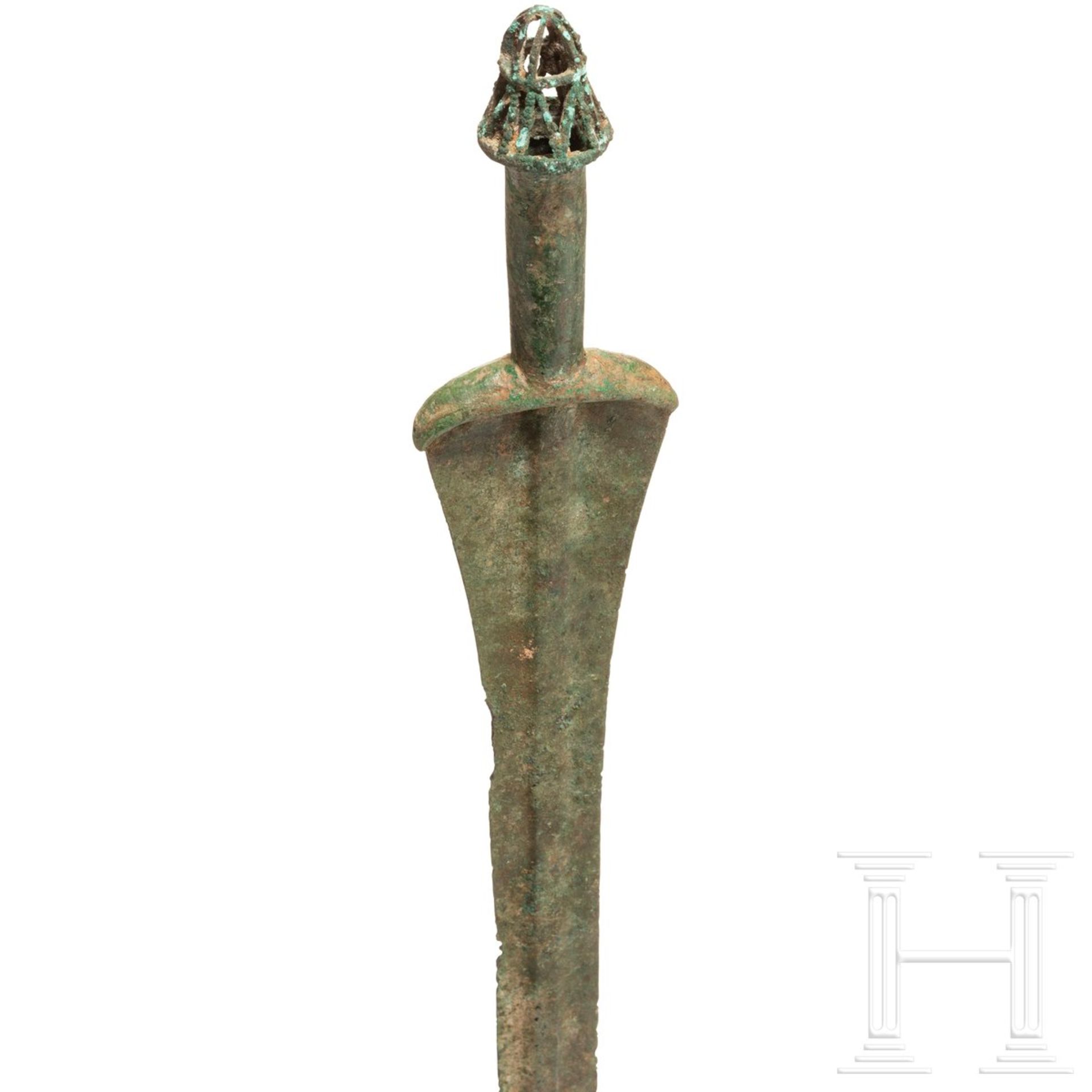 Bronzenes Kurzschwert, Luristan, Ende 2. Jtsd. v. Chr.Klinge mit flachem, breitem Mittelgrat. In den - Bild 3 aus 4