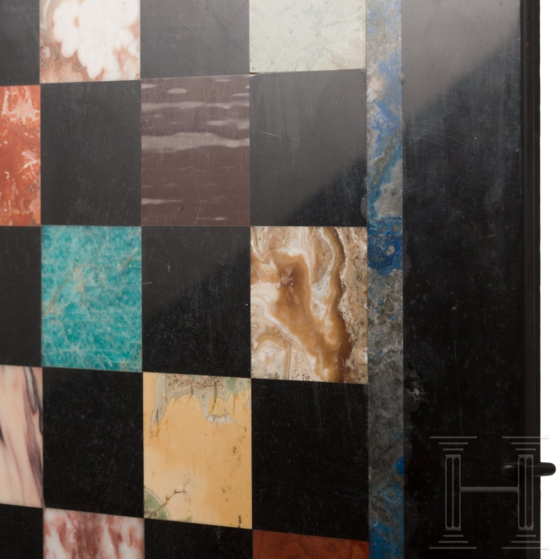 Klassizistisches Marmor-Schachbrett, Italien, 19. Jhdt.Quadratische Schiefertafel in - Bild 2 aus 3
