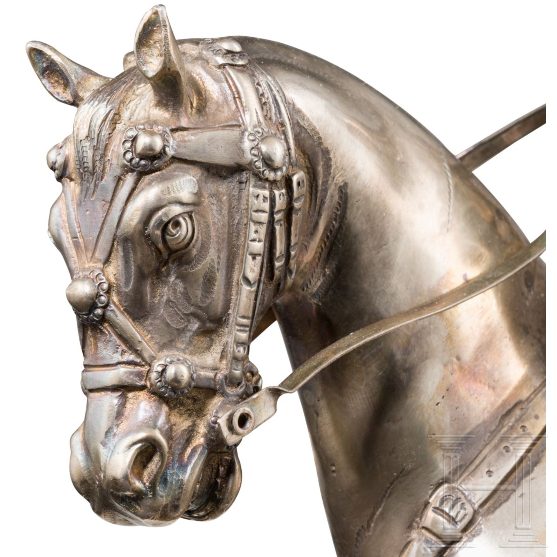 Silberstatuette eines hohen Kavallerieoffiziers, deutsch, 19. Jhdt.Silber, an der Plinthe der - Bild 7 aus 11