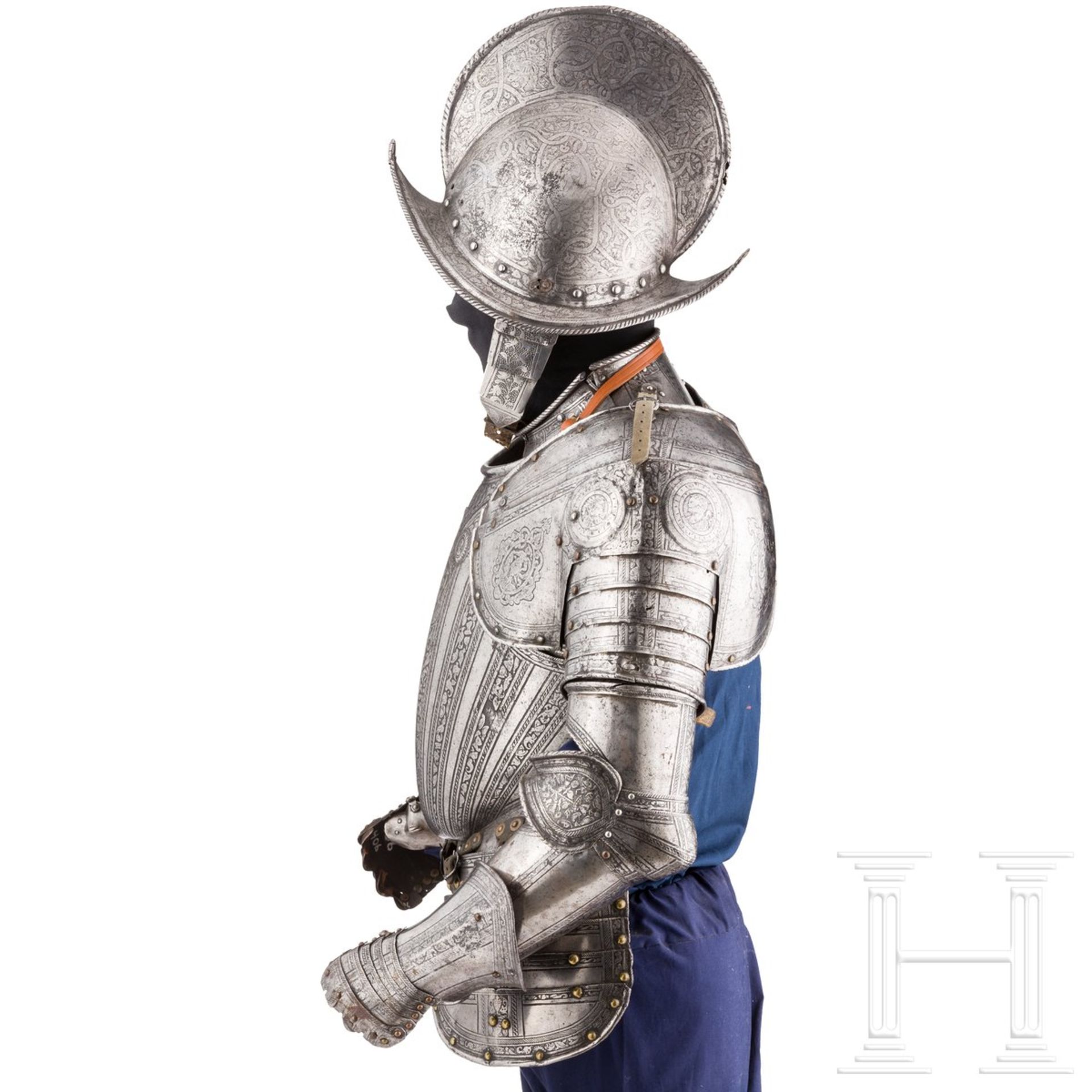 Geätzter Halbharnisch, Mailand, um 1580/90Morion mit einteilig geschlagener Kalotte und hohem, - Bild 6 aus 6