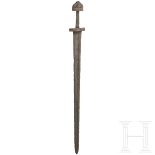 Wikingisches Schwert mit Silberdrahteinlagen, Nordeuropa, 10. Jhdt.Breite zweischneidige Klinge