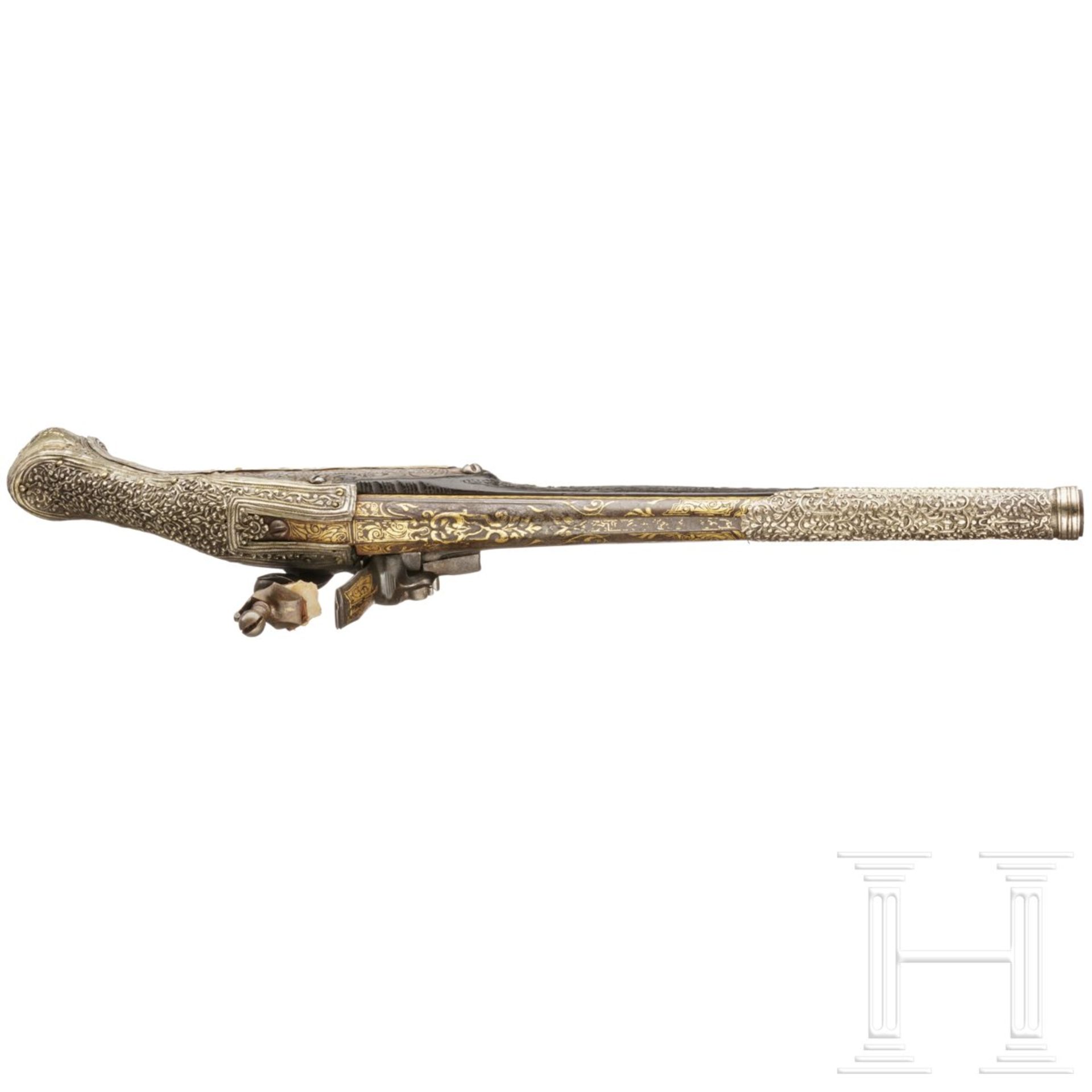 Steinschlosspistole, balkantürkisch, um 1800Runder 320 mm-Lauf mit glatter Seele im Kaliber 17 mm. - Bild 3 aus 3