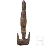 Haken für einen Nahrungsmittelkorb, Sepik, Papua-NeuguineaStark stilisierte menschliche Figur mit