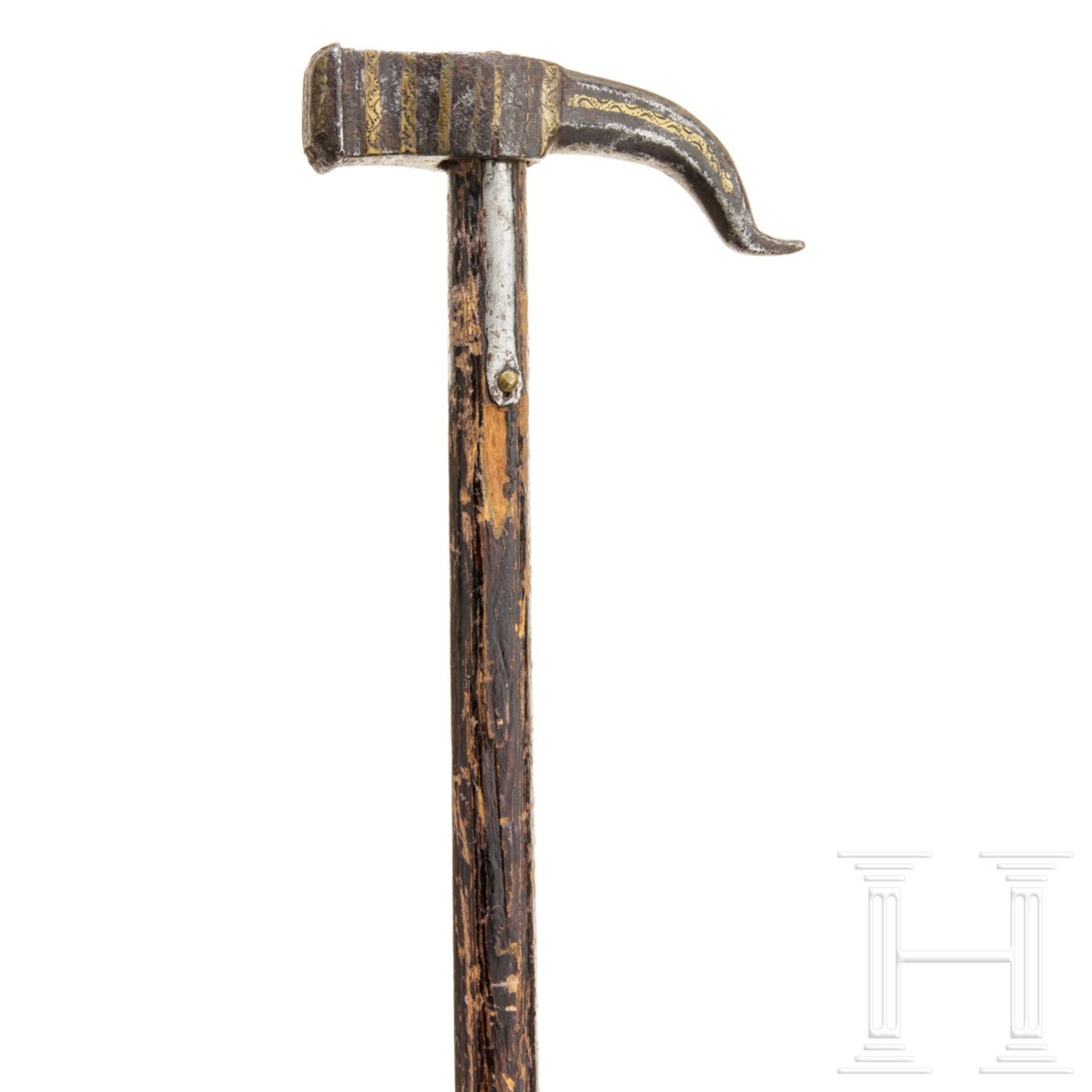 Streithammer (Nacak), osmanisch, 18. Jhdt.Kräftiger Kopf mit stark geschwungenem Schnabel, - Bild 3 aus 6