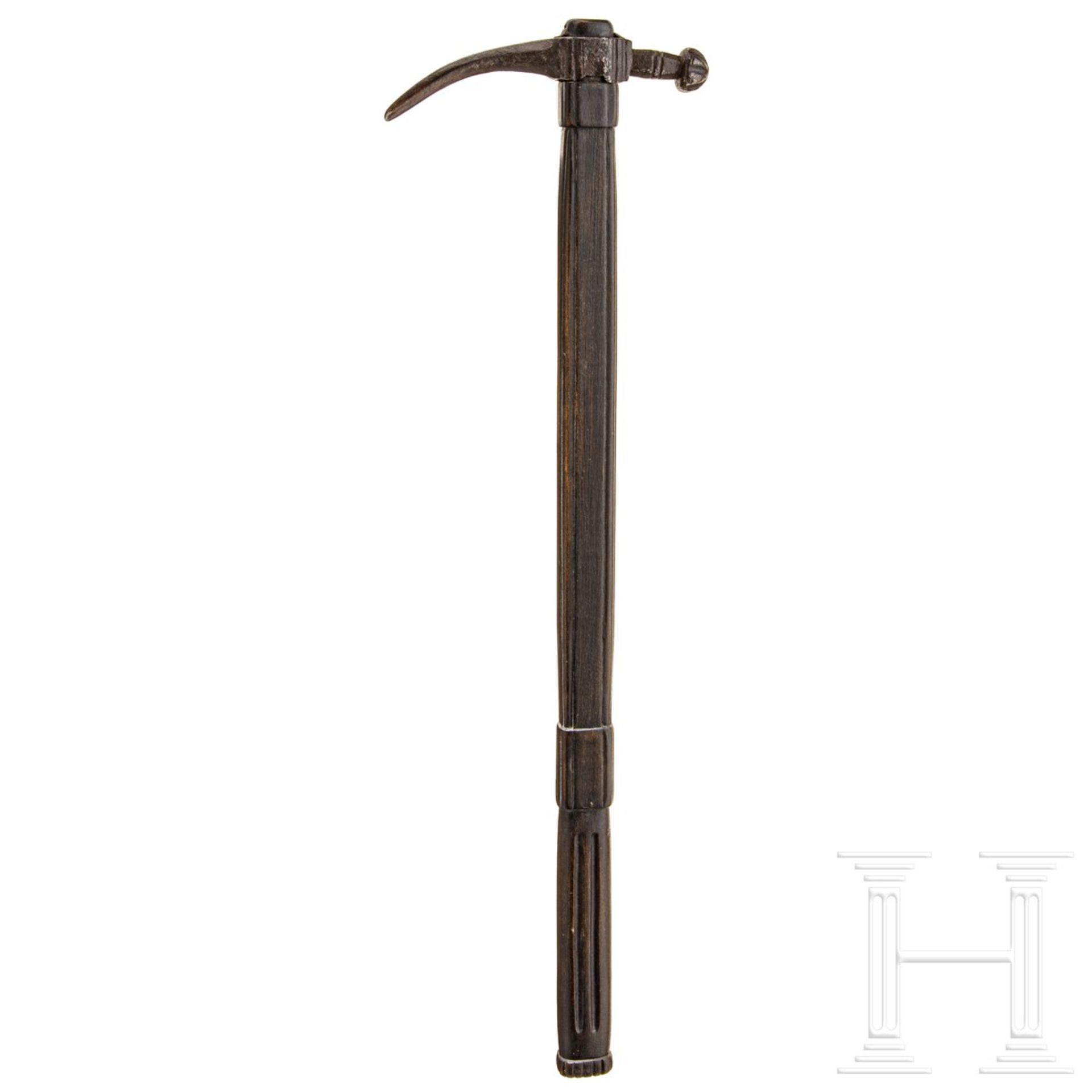 Reiterhammer, osmanisch oder südosteuropäisch, um 1600Kräftiger Vierkant-Schnabel an ovaler,