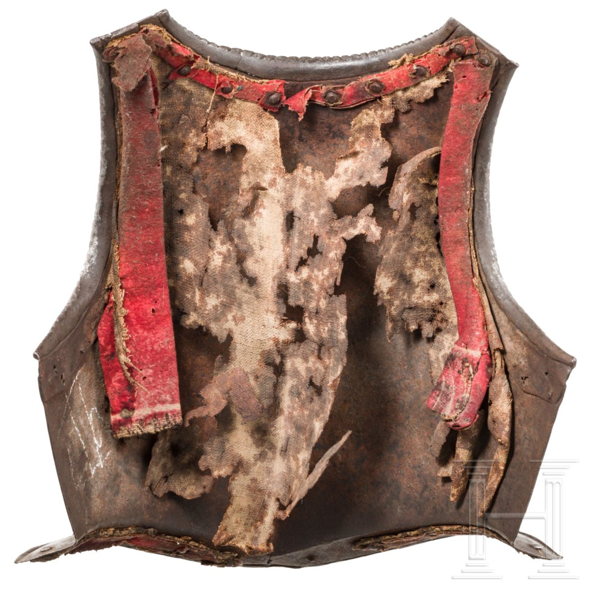 Schwerer kugelfester Kürass mit geätztem Dekor, Italien, um 1600Gewölbte Brustplatte mit kräftigem - Bild 4 aus 7