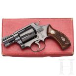 Smith & Wesson Mod. .38/.32 Terrier, original postwar (Pre-Model 36), mit Fabrikbrief, im KartonKal.