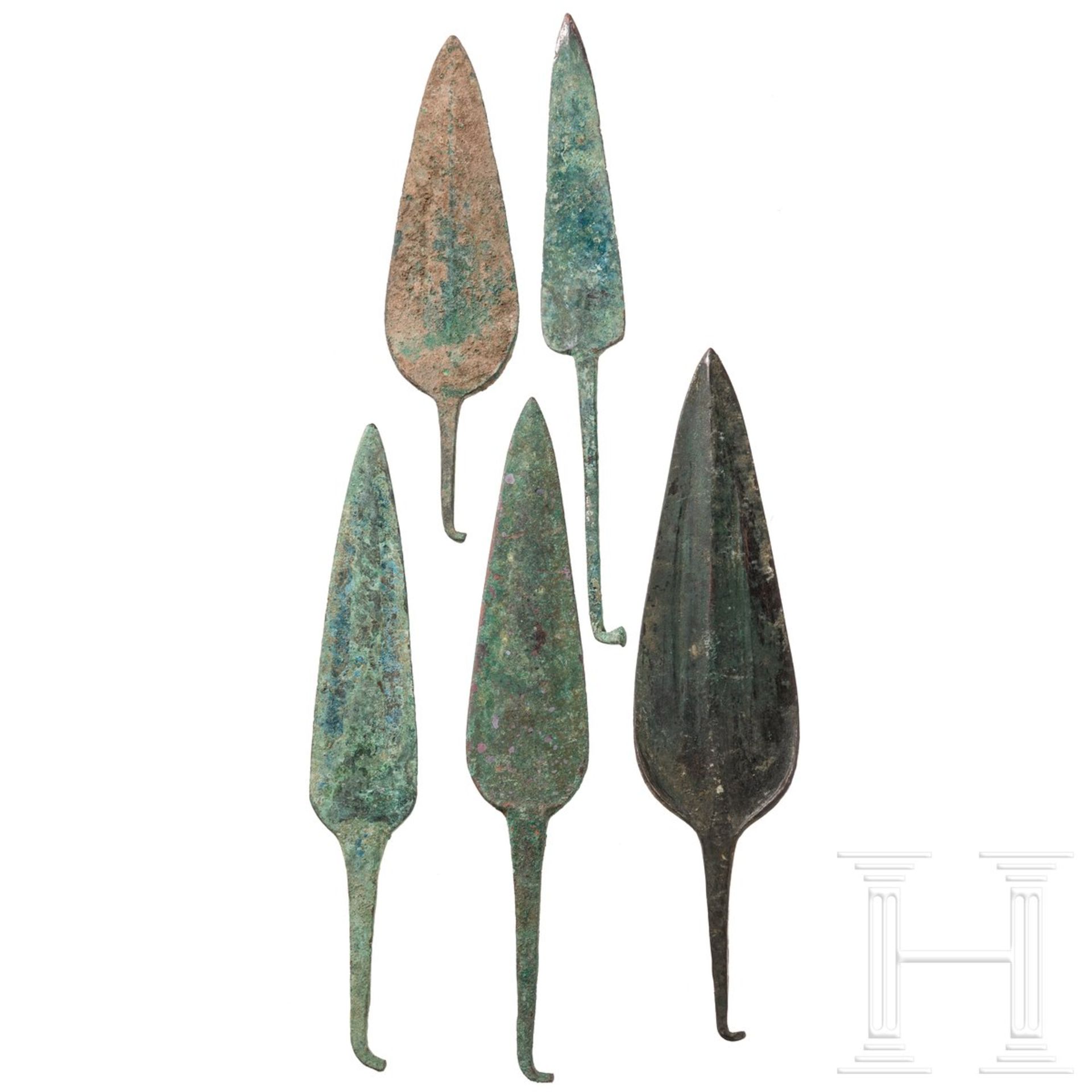 Fünf bronzene Spitzen für Wurfspieße, Luristan, Westiran, 10. - 9. Jhdt. v. Chr. - Image 3 of 3