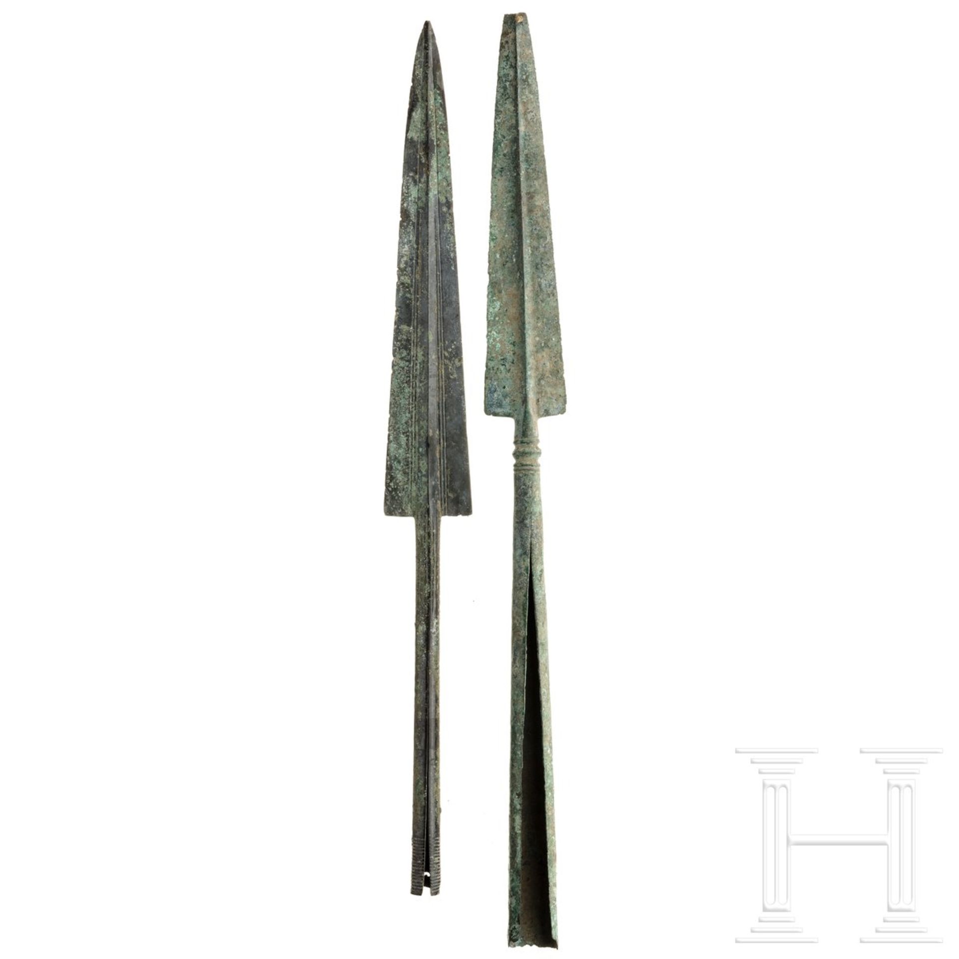 Zwei Lanzenspitzen, Bronze, Luristan, Westiran, 9. - 8. Jhdt. v. Chr. - Bild 3 aus 3